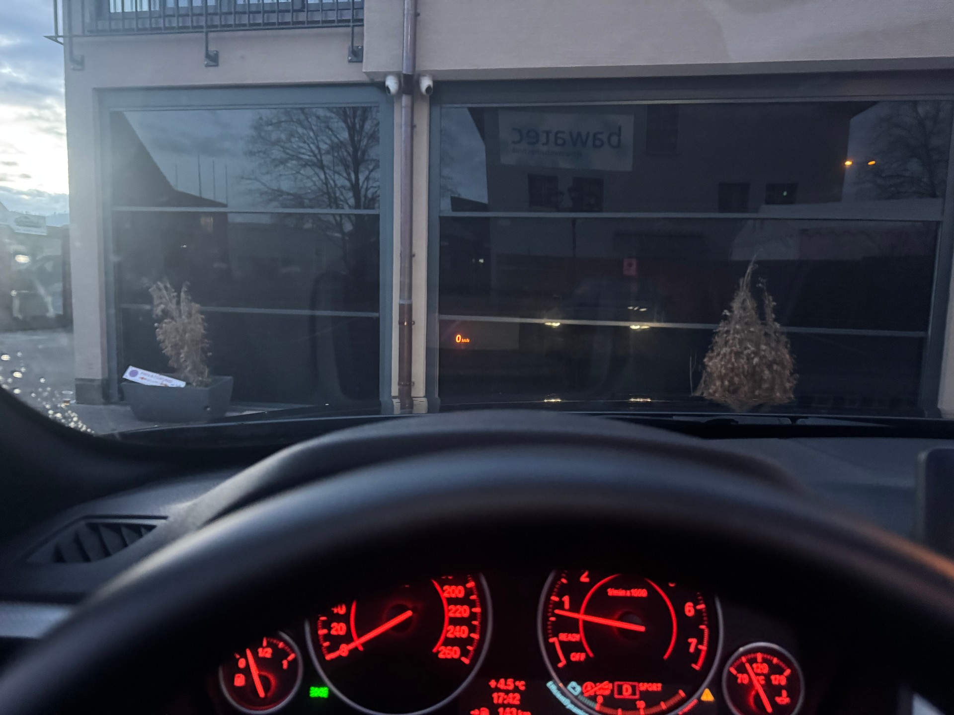 BMW 428i Cabriolet xDrive M-SPORT Steptronic-image-17
