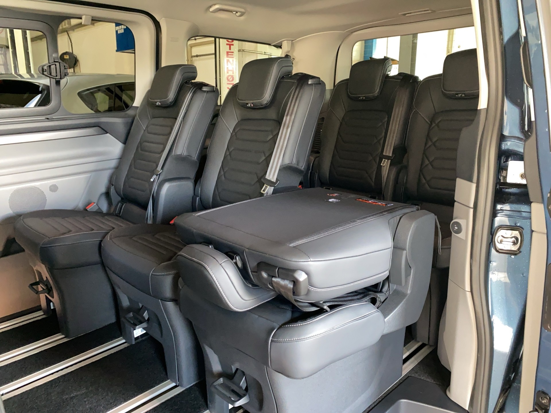 FORD Tourneo Bus 340 L1H1 PHEV TitaniumX-image-11