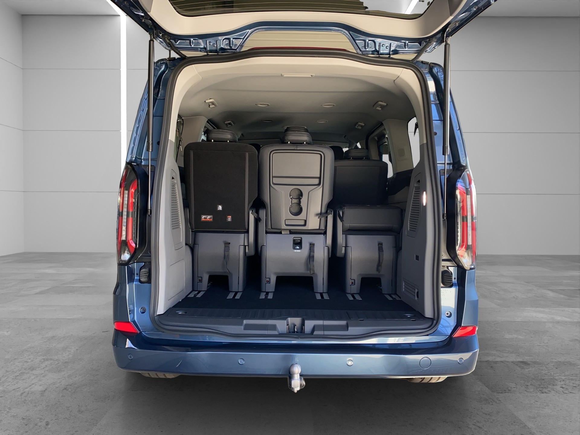 FORD Tourneo Bus 340 L1H1 PHEV TitaniumX-image-5