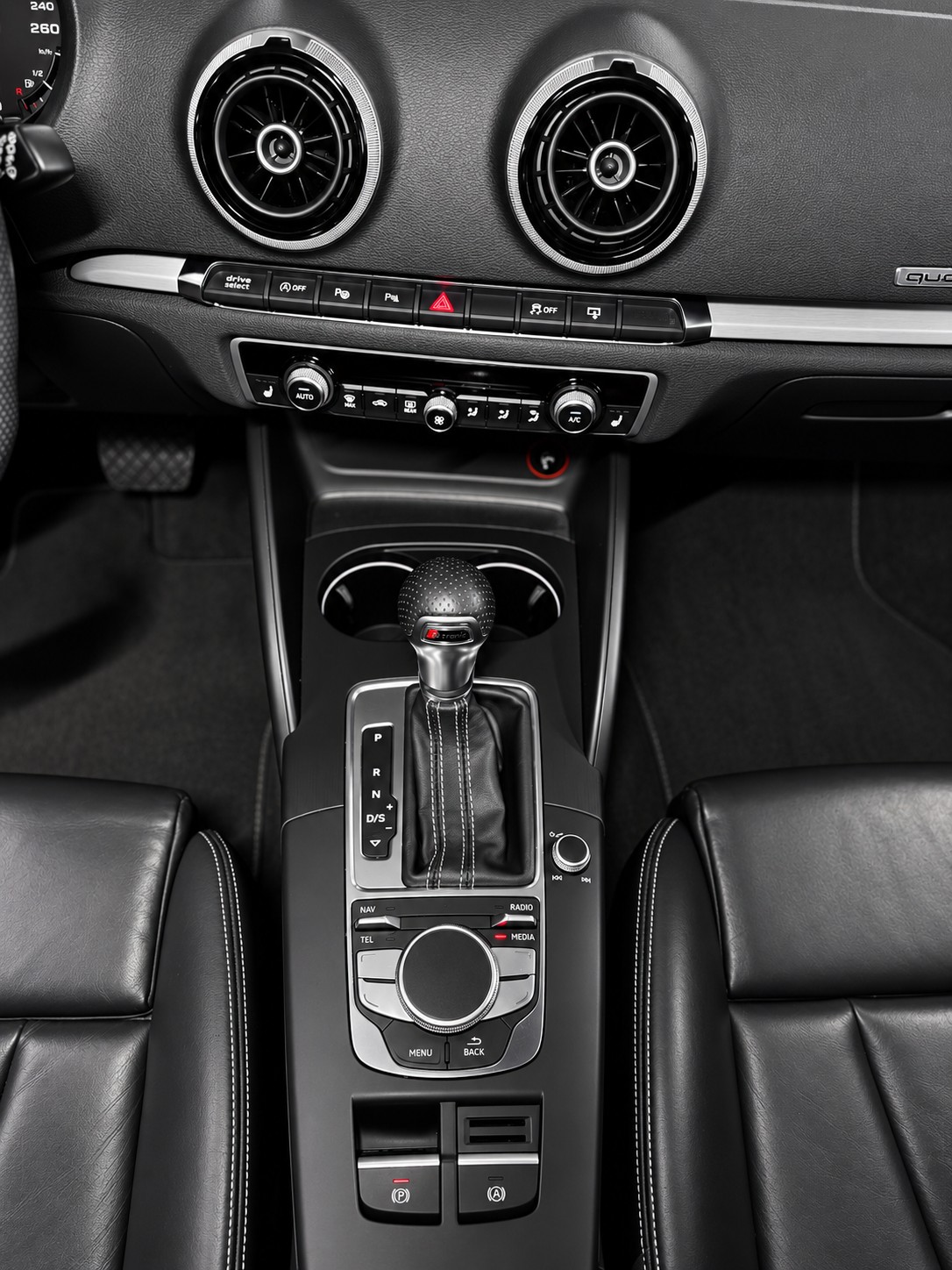 AUDI A3 Sportback 2.0 TDI Attraction quattro S-tronic-image-12