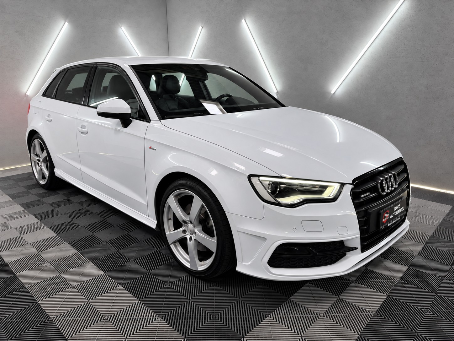 AUDI A3 Sportback 2.0 TDI Attraction quattro S-tronic-image-0
