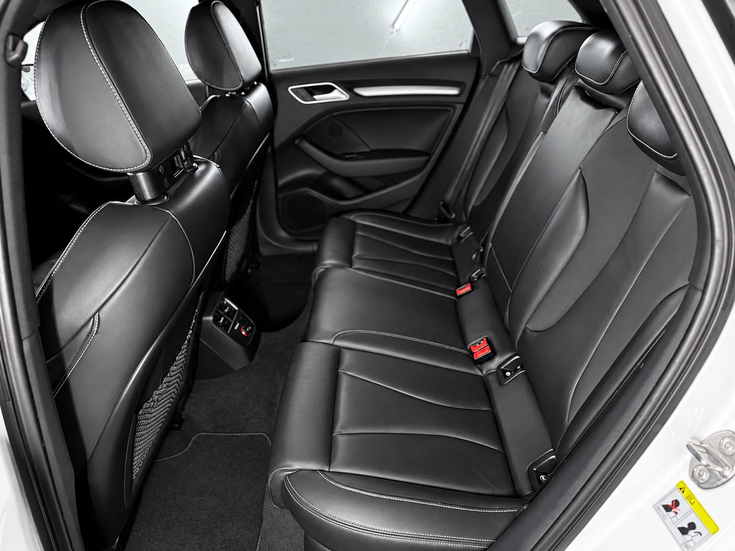 AUDI A3 Sportback 2.0 TDI Attraction quattro S-tronic-image-8