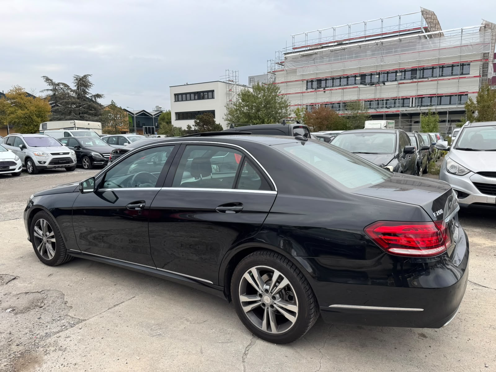 MERCEDES-BENZ E 200 Elégance 7G-Tronic-image-5