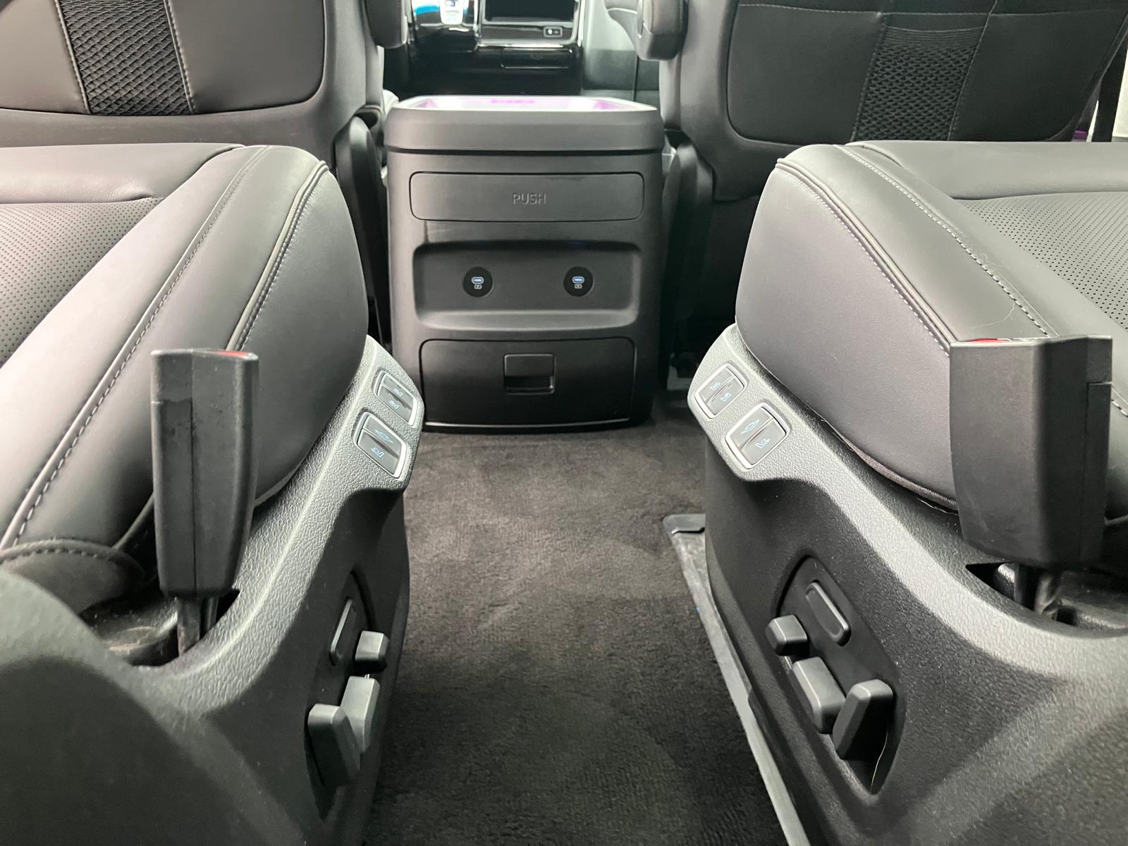 HYUNDAI Staria Premium 1.6 T-GDi HEV Vertex A-image-16