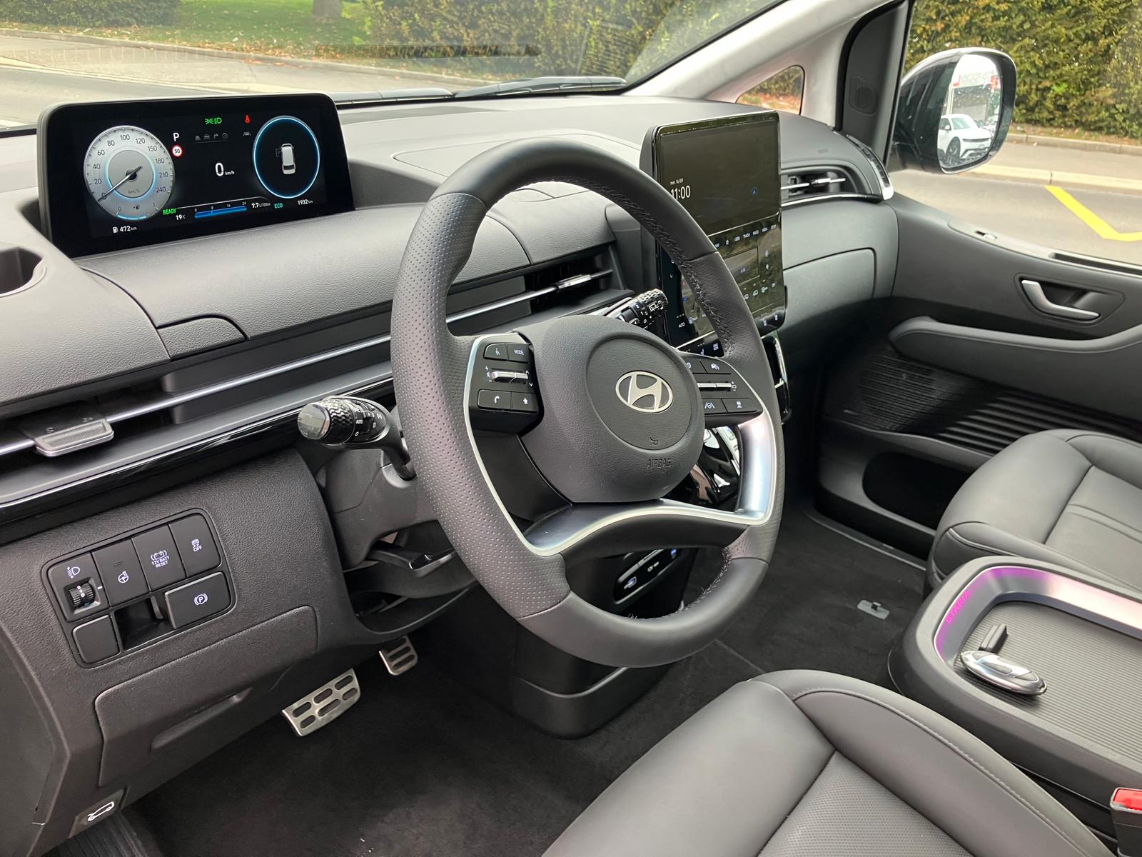 HYUNDAI Staria Premium 1.6 T-GDi HEV Vertex A-image-8