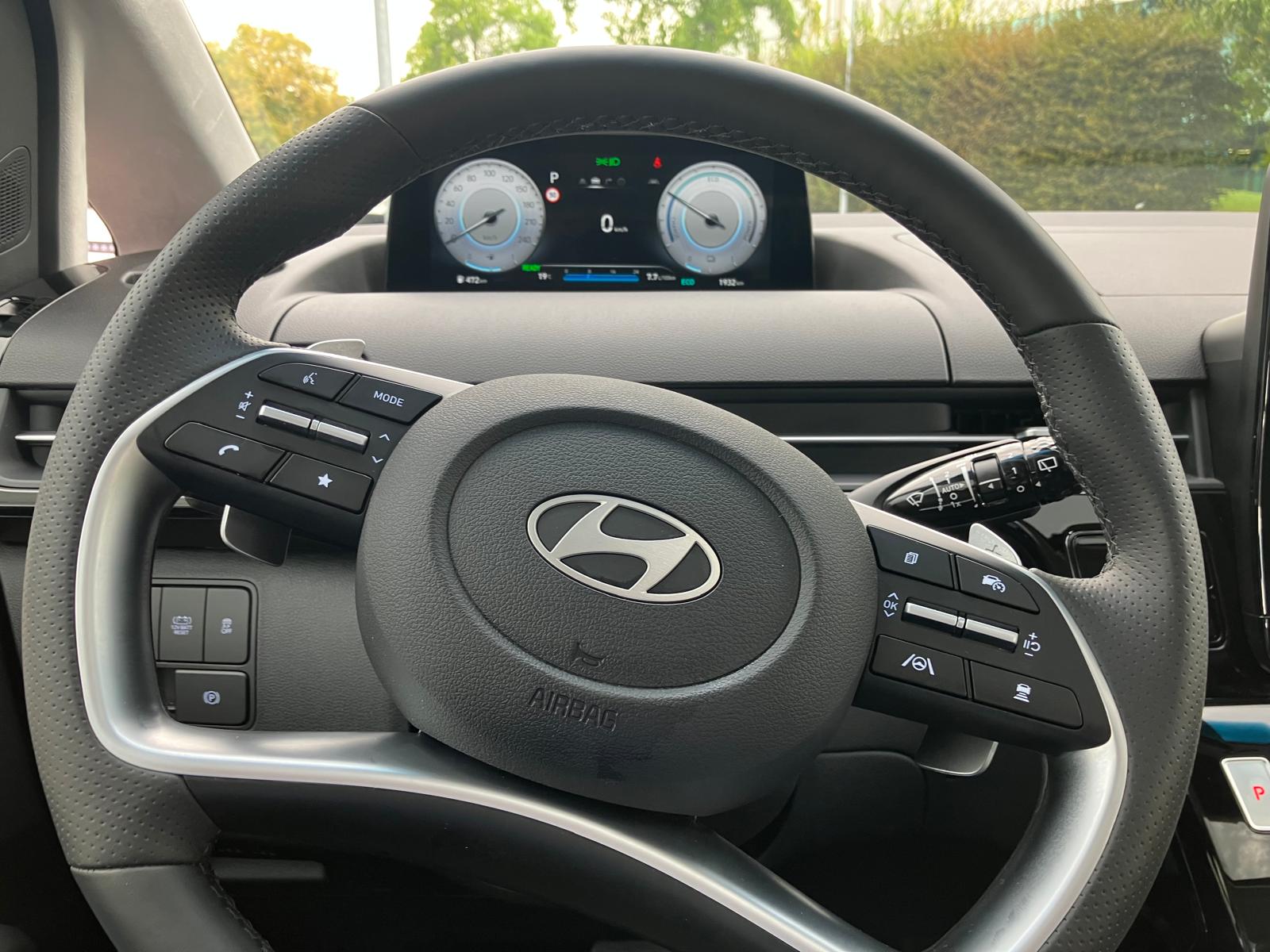 HYUNDAI Staria Premium 1.6 T-GDi HEV Vertex A-image-9