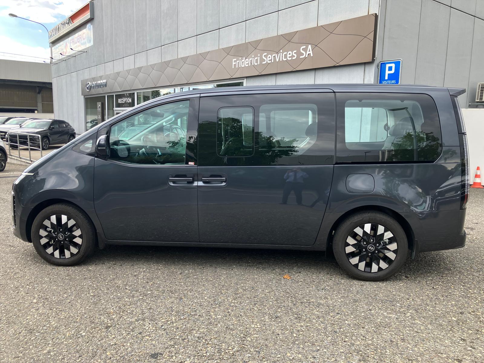 HYUNDAI Staria Premium 1.6 T-GDi HEV Vertex A-image-1