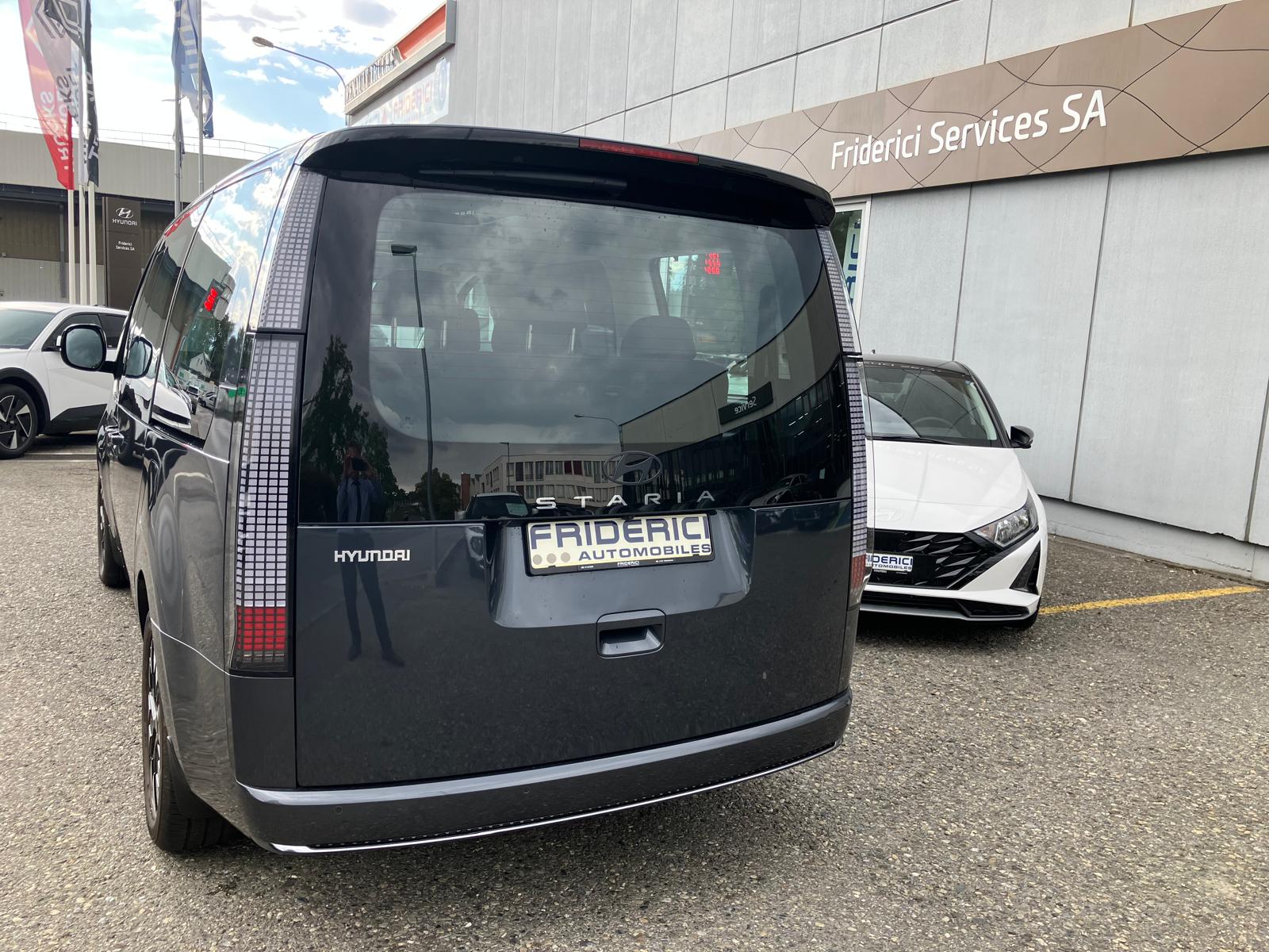 HYUNDAI Staria Premium 1.6 T-GDi HEV Vertex A-image-3