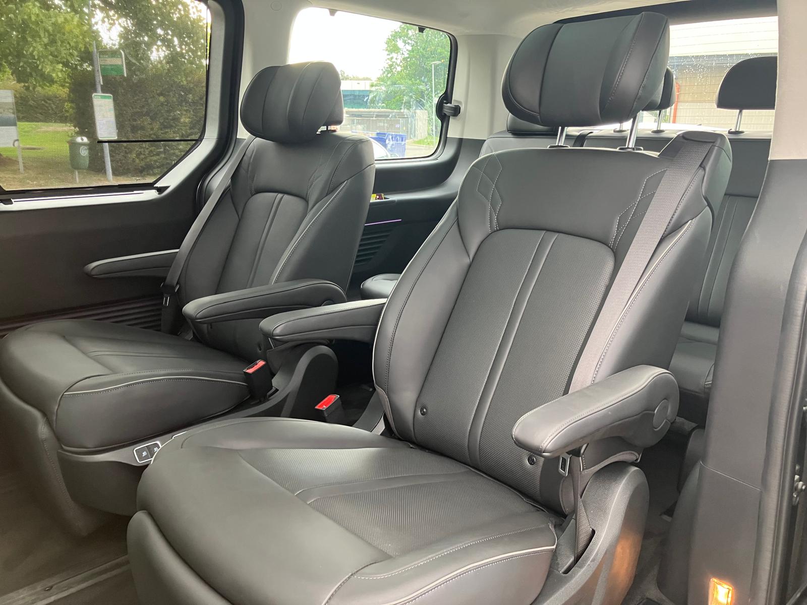 HYUNDAI Staria Premium 1.6 T-GDi HEV Vertex A-image-17