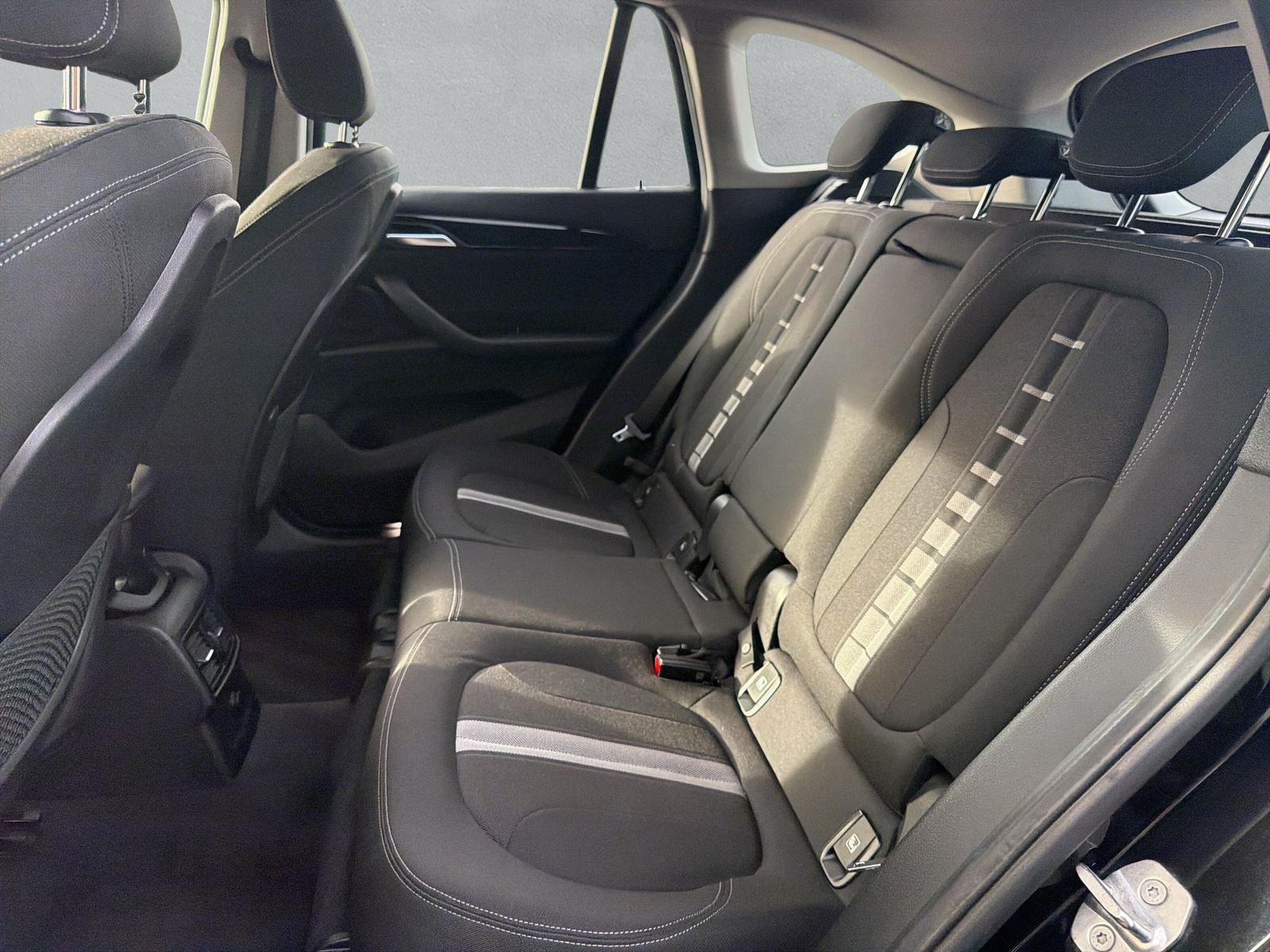 BMW X1 18d Sport Line xDrive F48 (CH) AHK-image-15