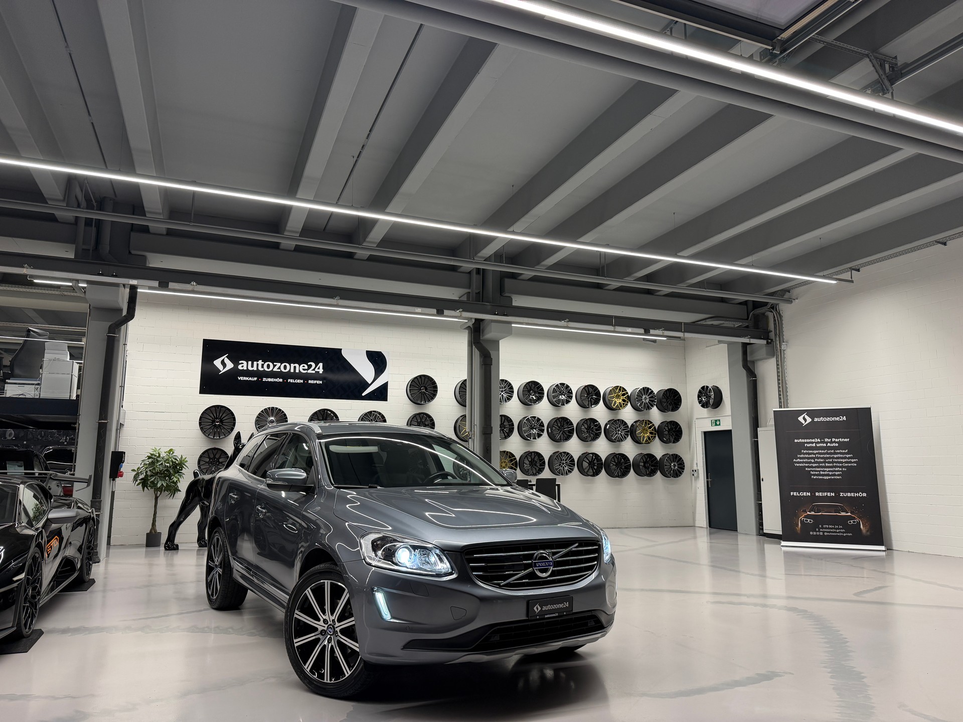 VOLVO XC60 2.4 D5 Summum AWD S/S *CH-Auto*Gratis Service*Garantie*Lückenlose Servicehistorie*-image-0