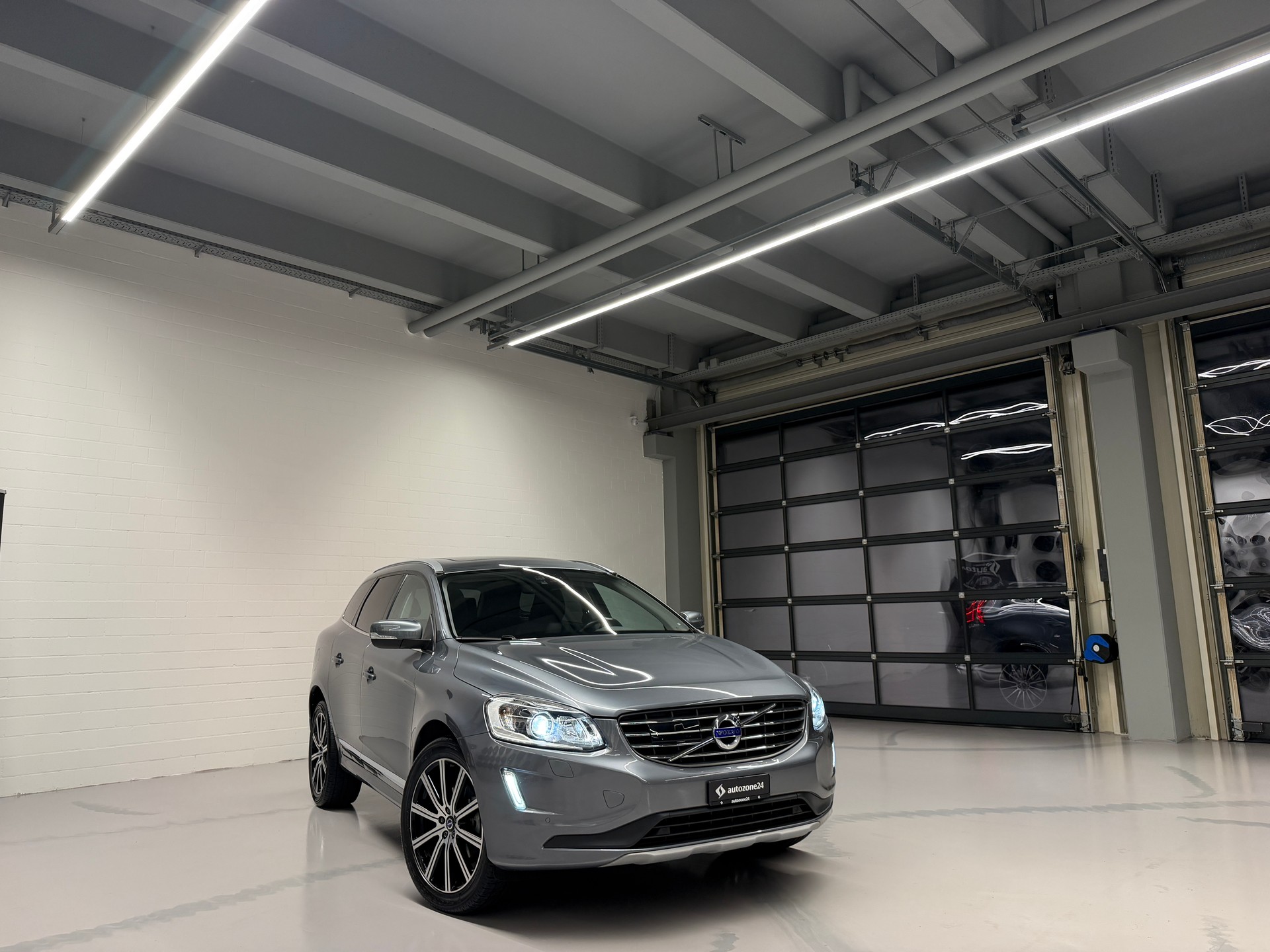 VOLVO XC60 2.4 D5 Summum AWD S/S *CH-Auto*Gratis Service*Garantie*Lückenlose Servicehistorie*-image-6