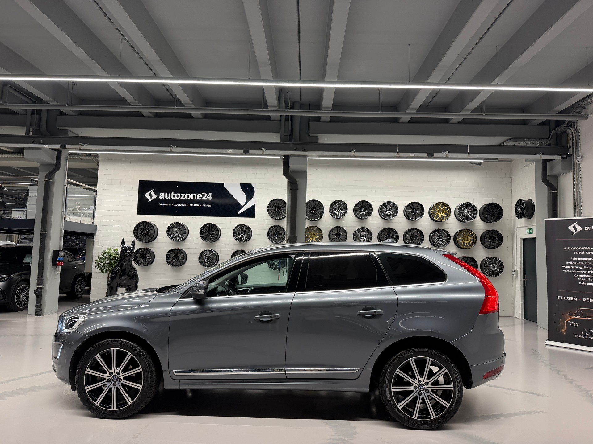 VOLVO XC60 2.4 D5 Summum AWD S/S *CH-Auto*Gratis Service*Garantie*Lückenlose Servicehistorie*-image-7