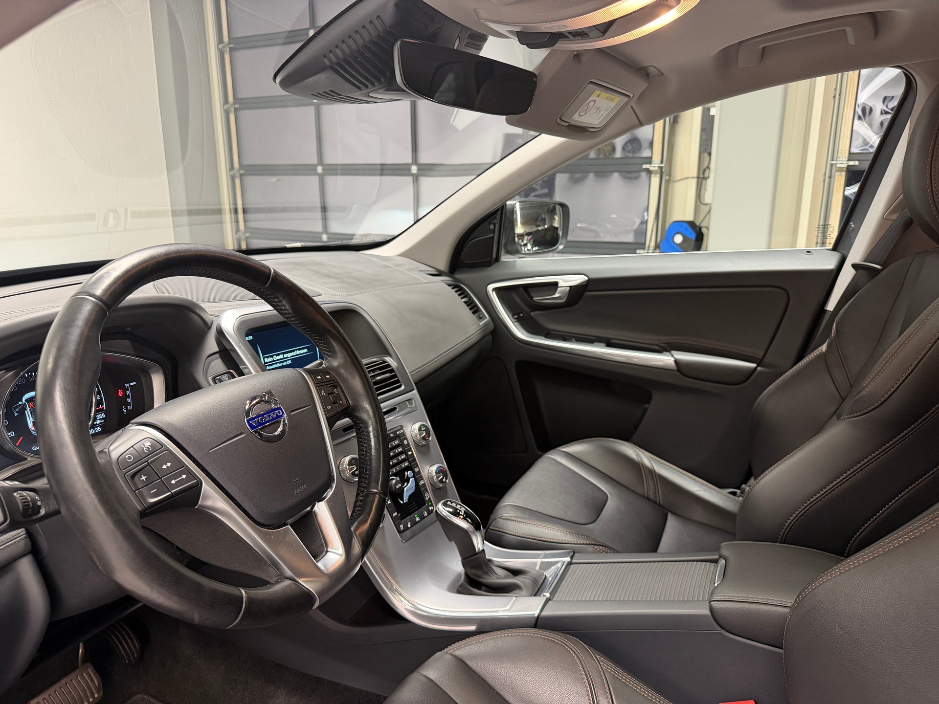 VOLVO XC60 2.4 D5 Summum AWD S/S *CH-Auto*Gratis Service*Garantie*Lückenlose Servicehistorie*-image-10
