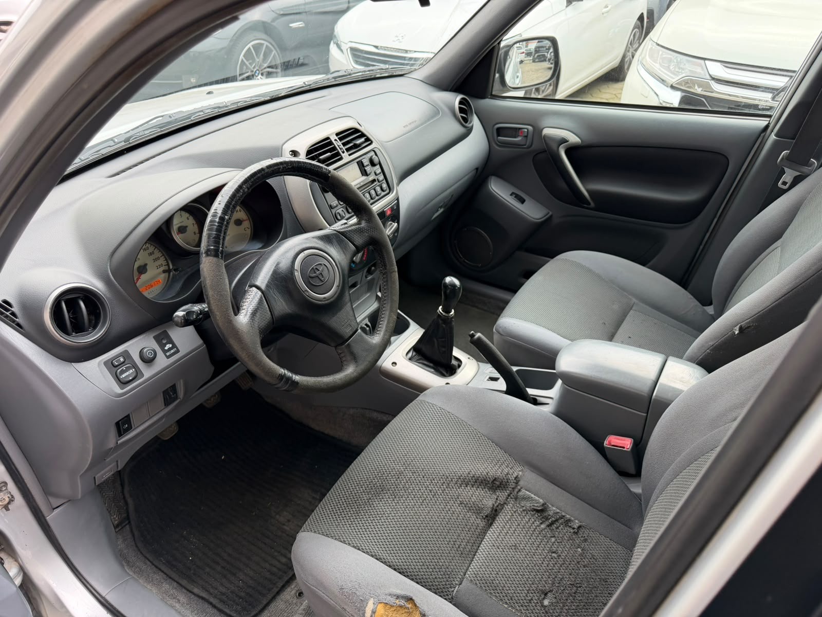 TOYOTA RAV-4 2.0 16V Linea Sol-image-4