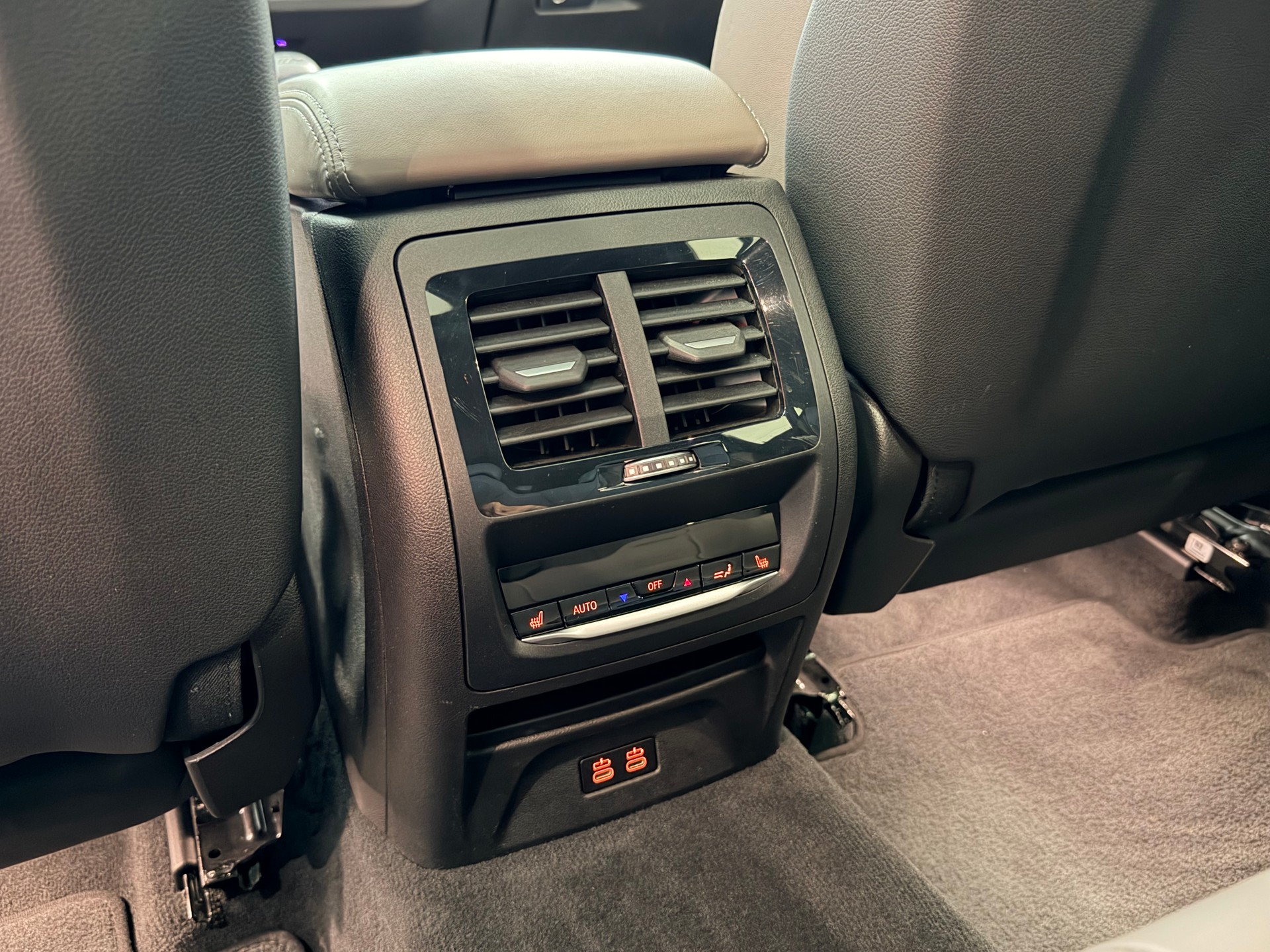 BMW X4M xDrive M Competition Steptronic-image-19