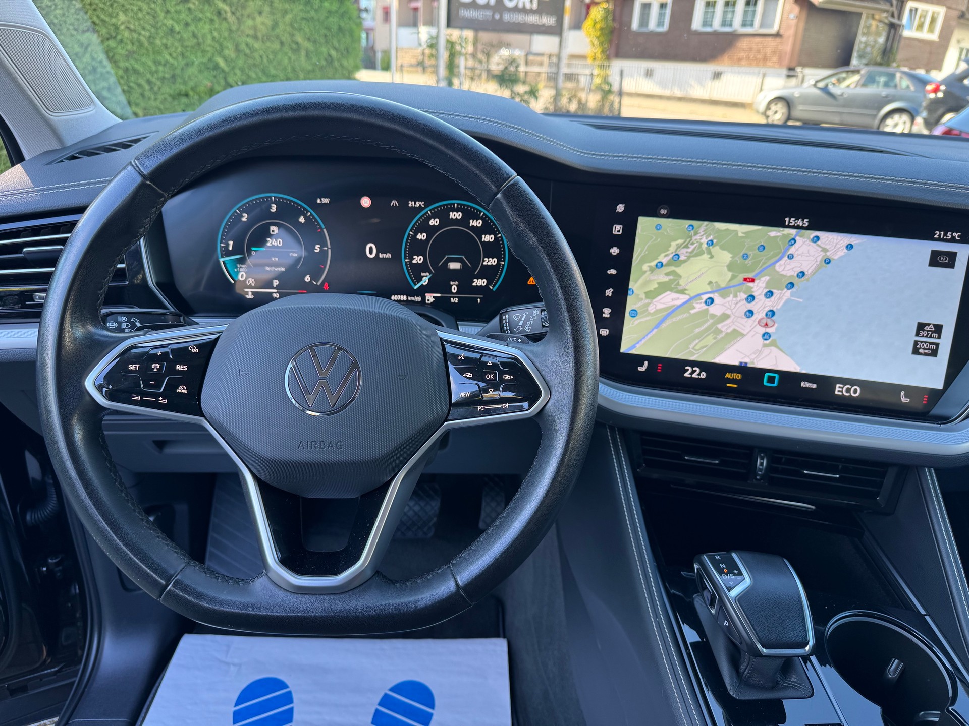 VW Touareg 3.0 TDI Elegance Tiptronic-image-9