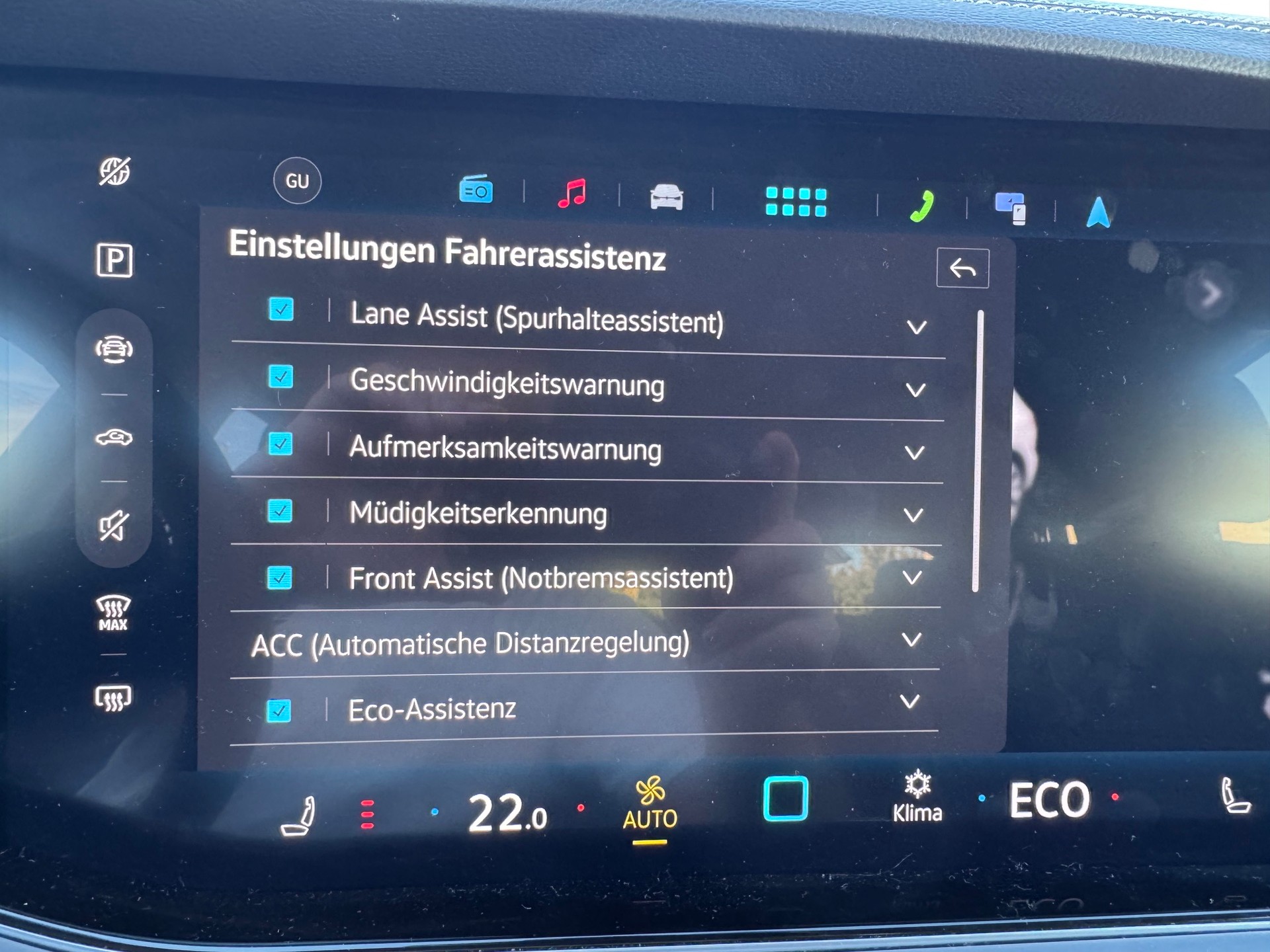VW Touareg 3.0 TDI Elegance Tiptronic-image-12