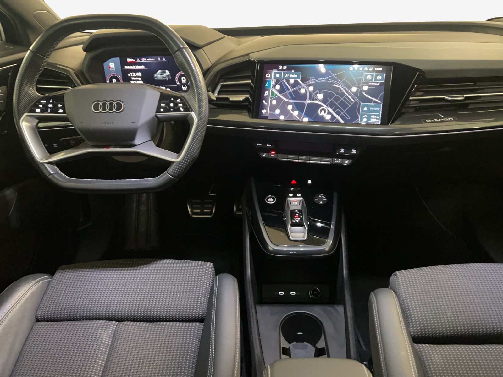 AUDI Q4 e-tron 50 quattro-image-11