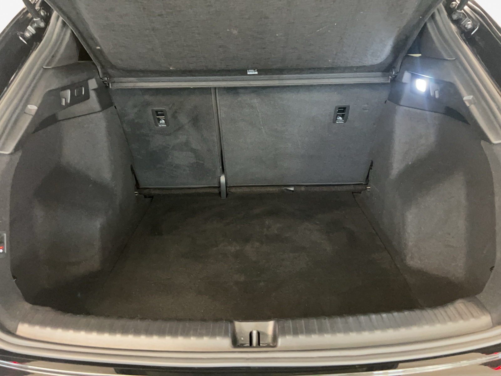 AUDI Q4 e-tron 50 quattro-image-13