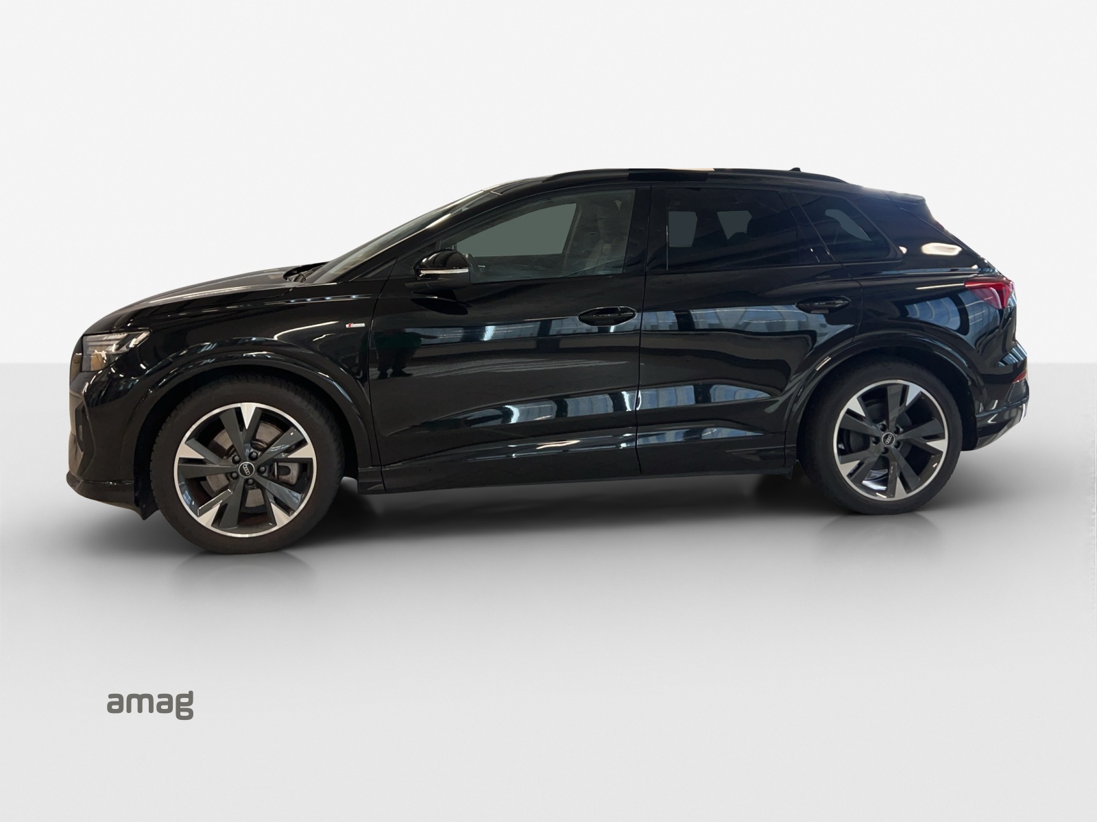 AUDI Q4 e-tron 50 quattro-image-2