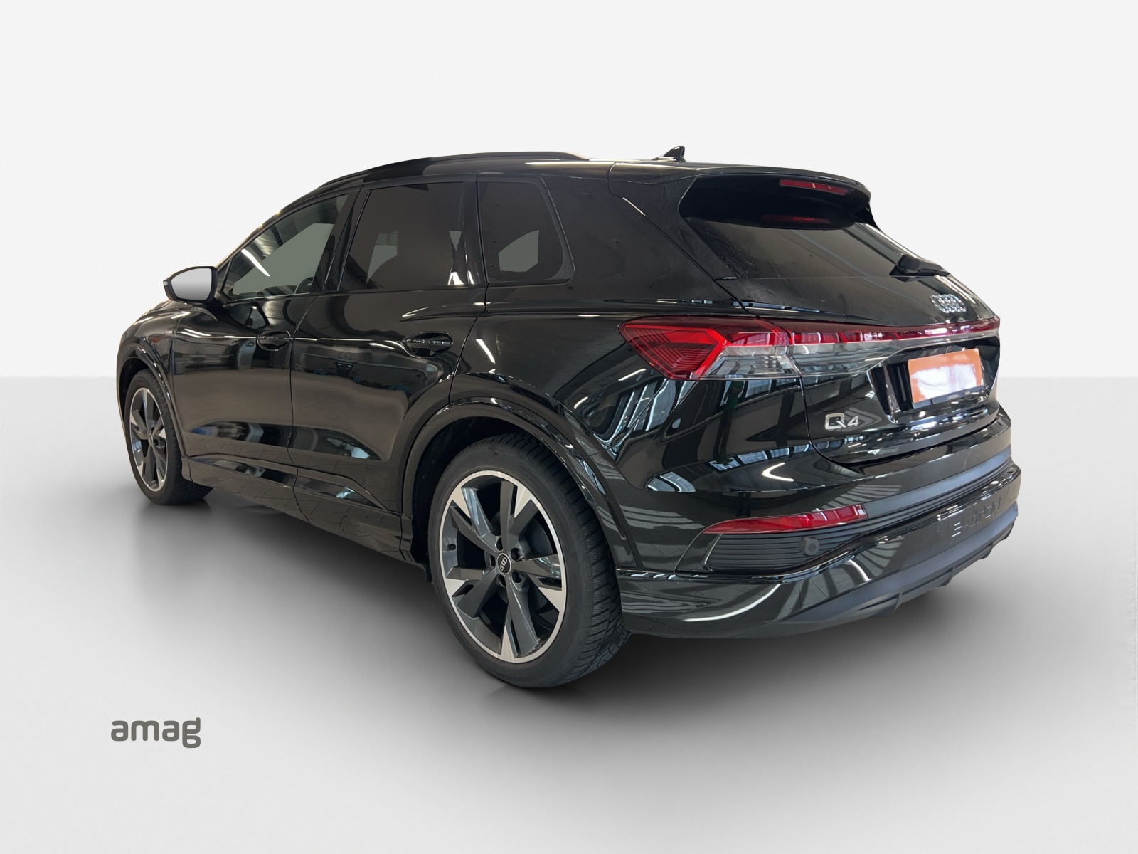 AUDI Q4 e-tron 50 quattro-image-3