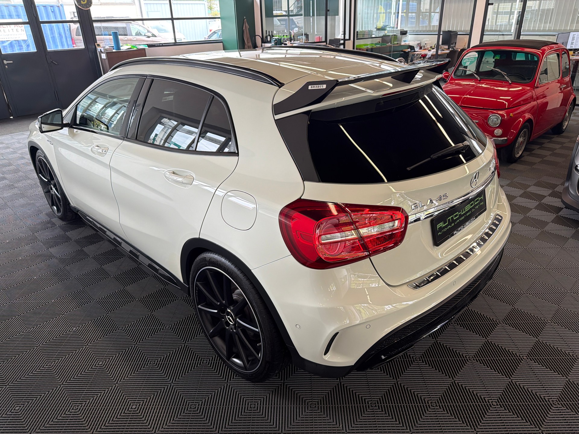 MERCEDES-BENZ GLA 45 AMG 4Matic 7G-DCT-image-4
