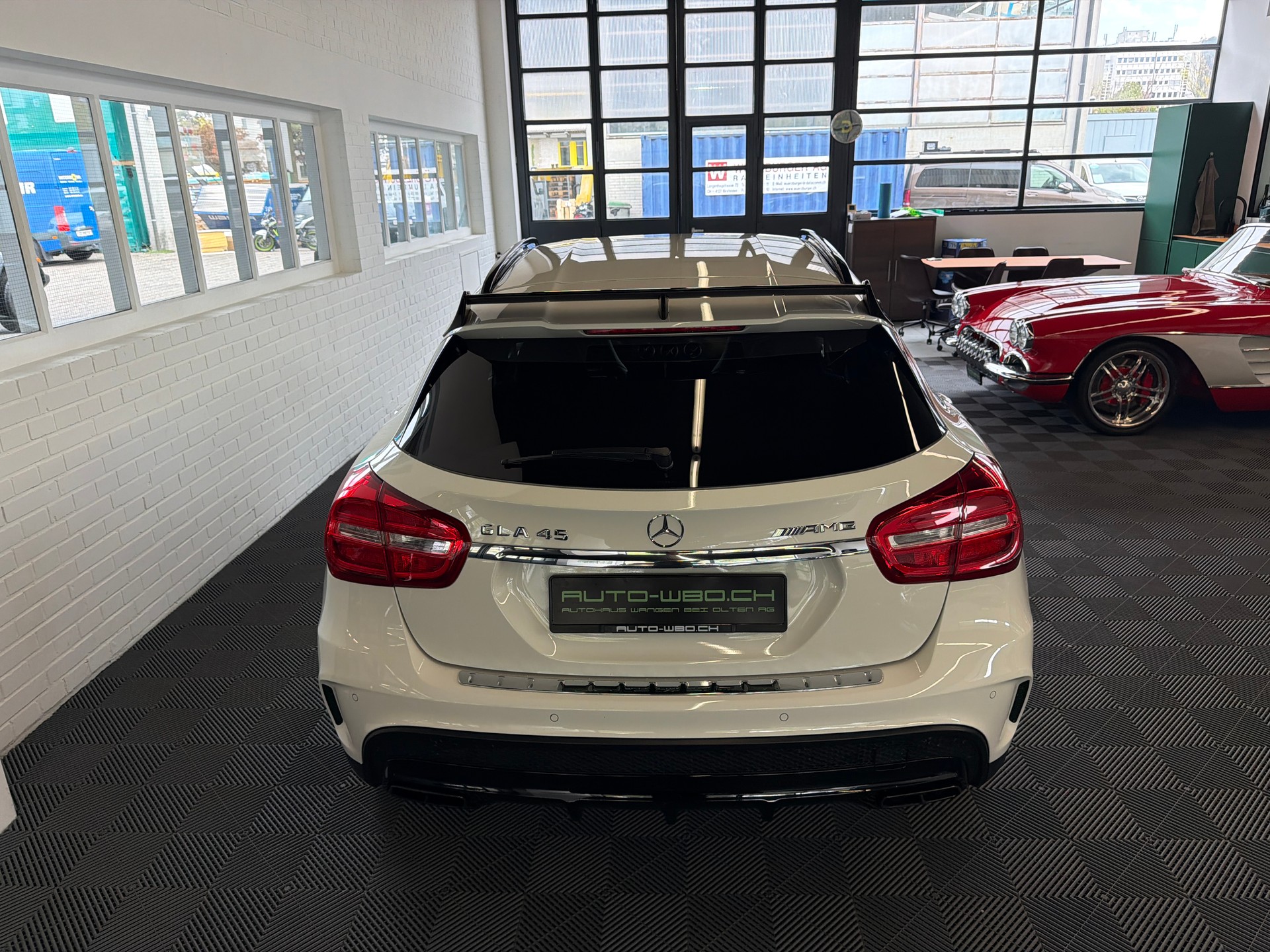 MERCEDES-BENZ GLA 45 AMG 4Matic 7G-DCT-image-3