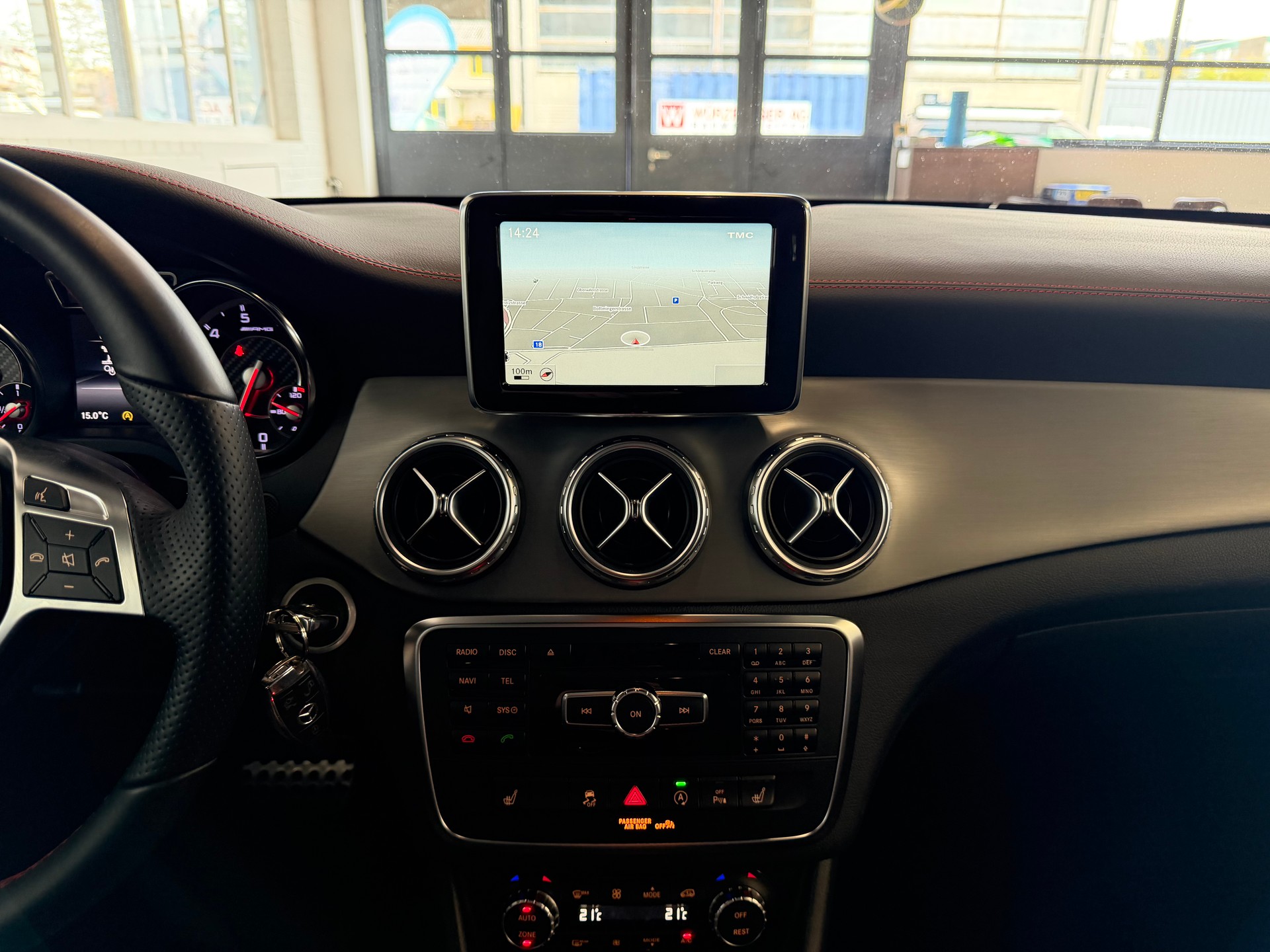 MERCEDES-BENZ GLA 45 AMG 4Matic 7G-DCT-image-12