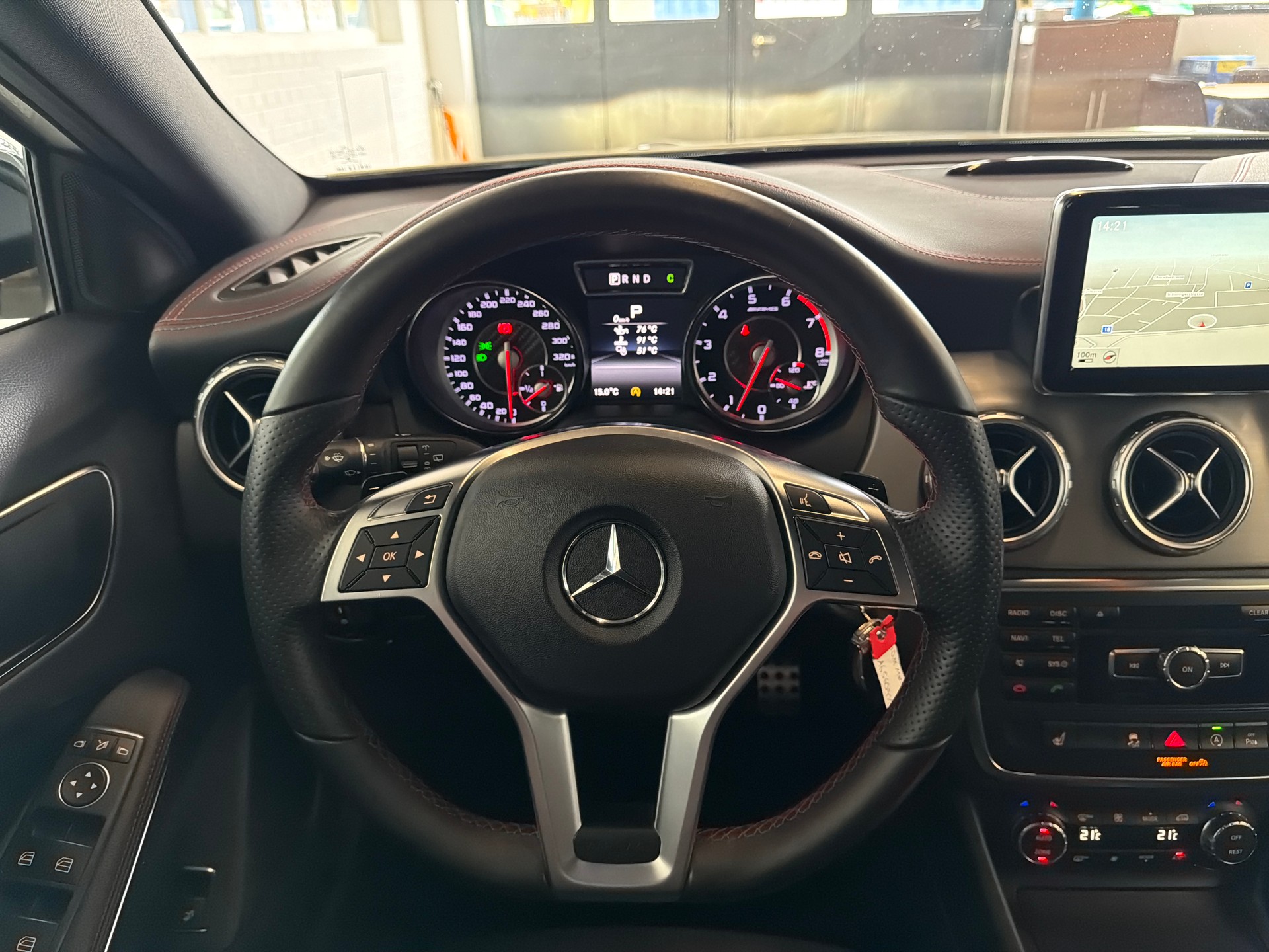 MERCEDES-BENZ GLA 45 AMG 4Matic 7G-DCT-image-11