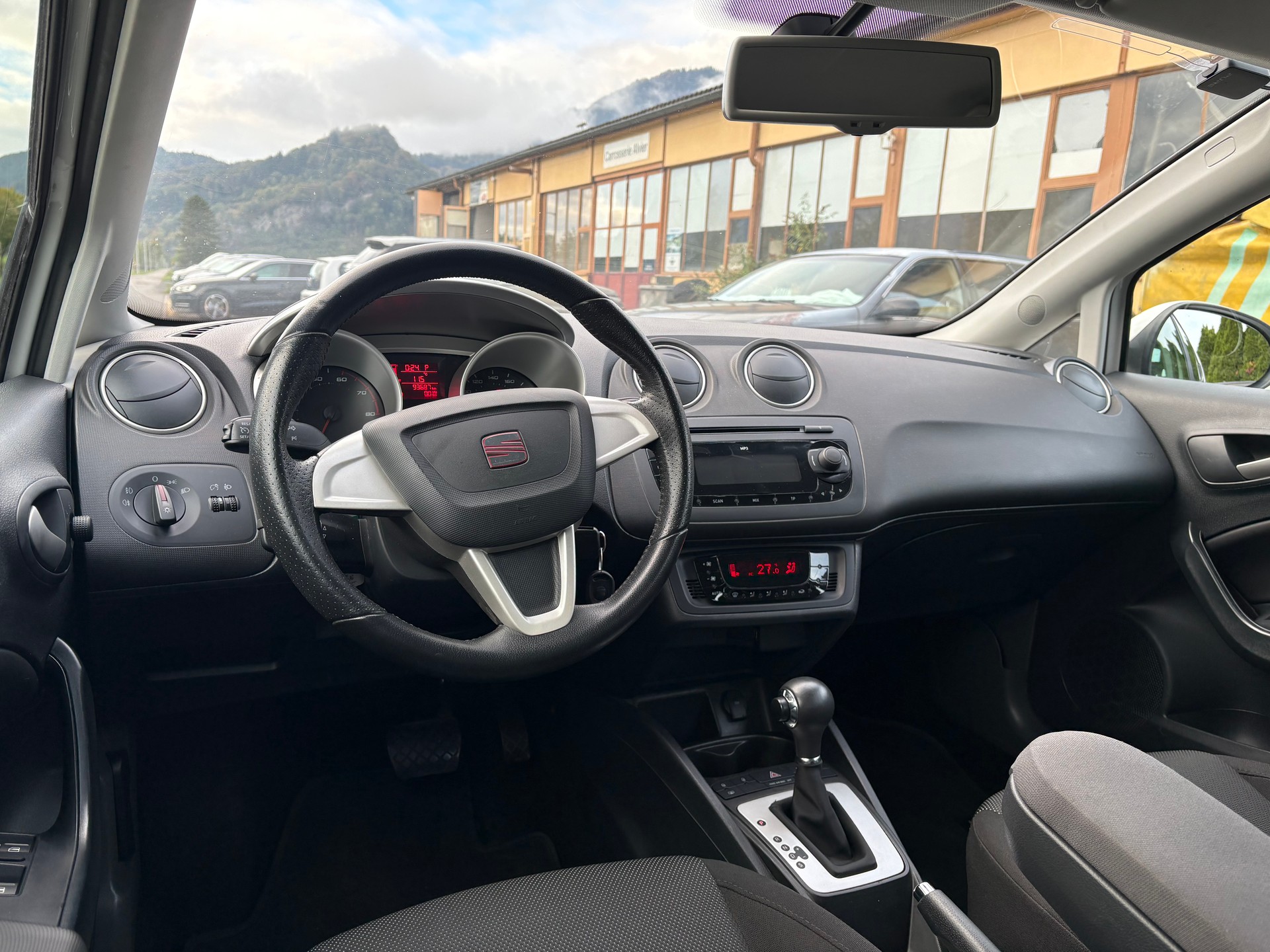 SEAT Ibiza 1.6 Style DSG-image-5