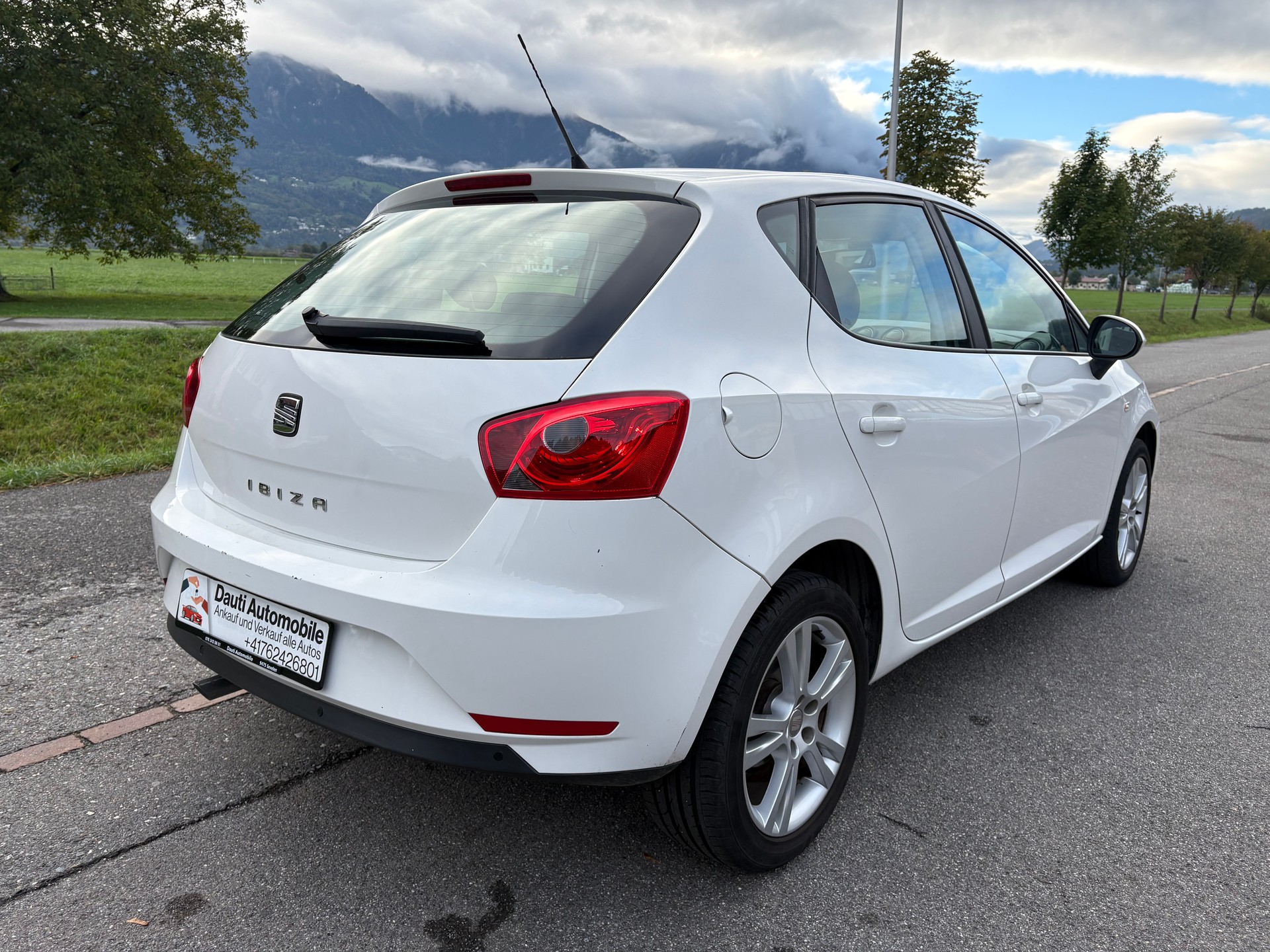 SEAT Ibiza 1.6 Style DSG-image-2