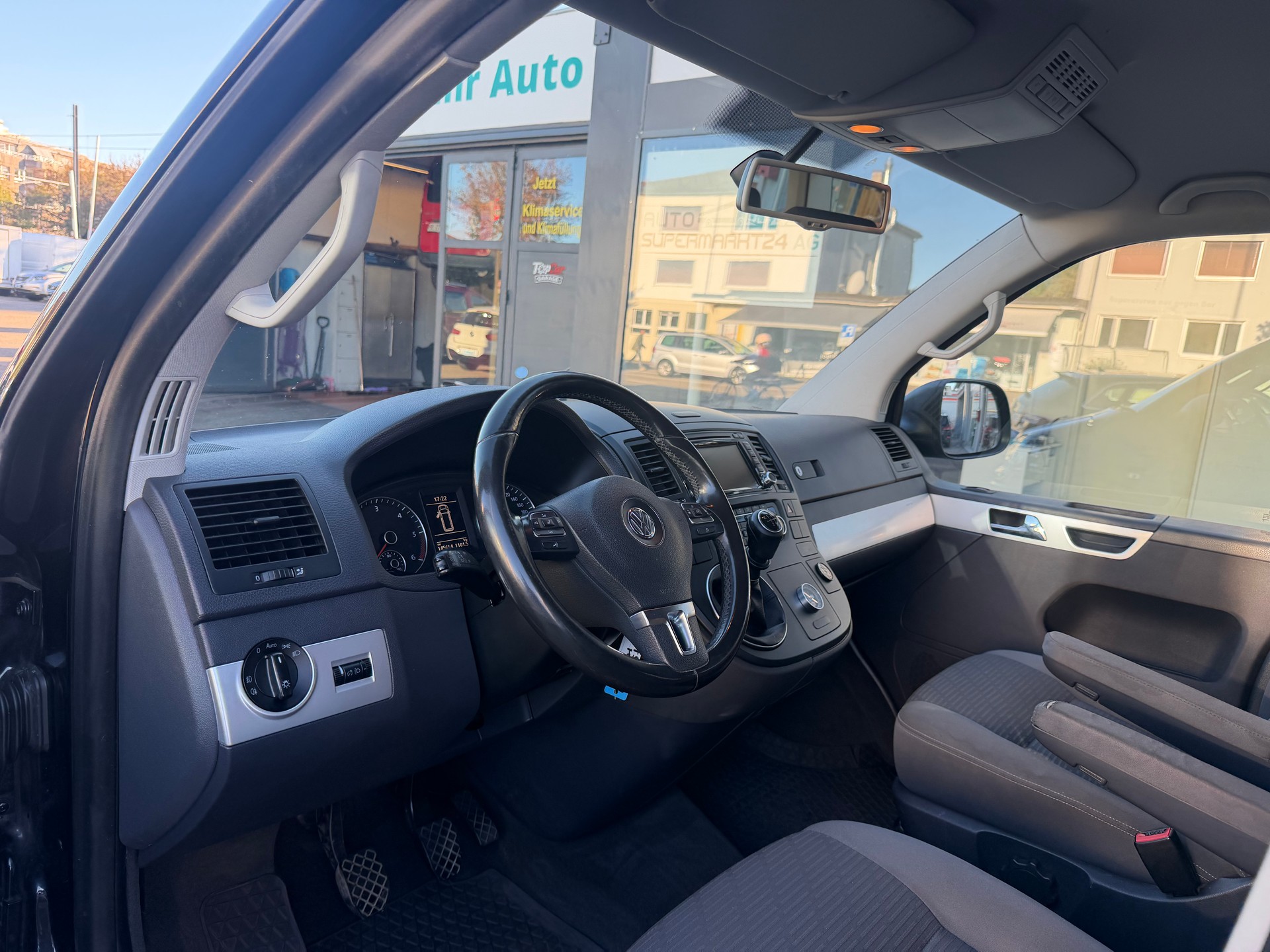 VW T5 Multivan 2.0 TDI CR Comfortline-image-12