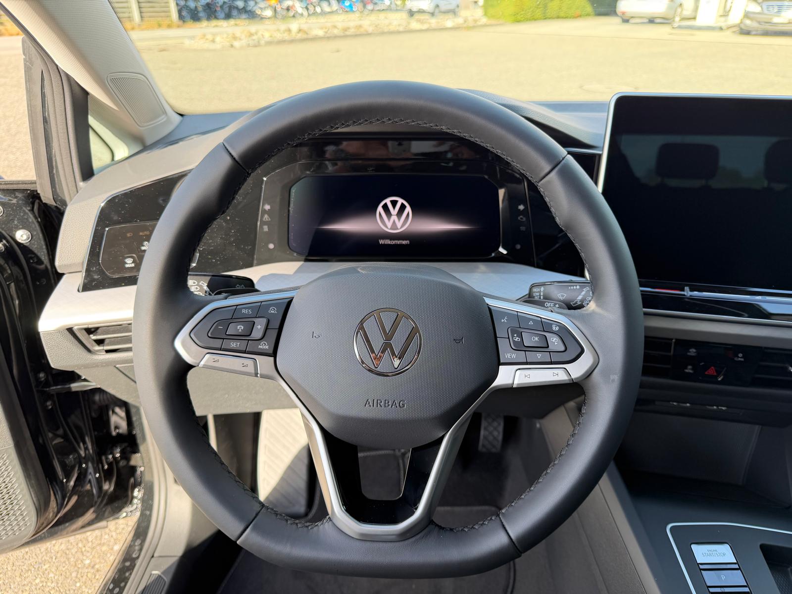 VW Golf 1.5 e TSI mHEV Value DSG-image-13