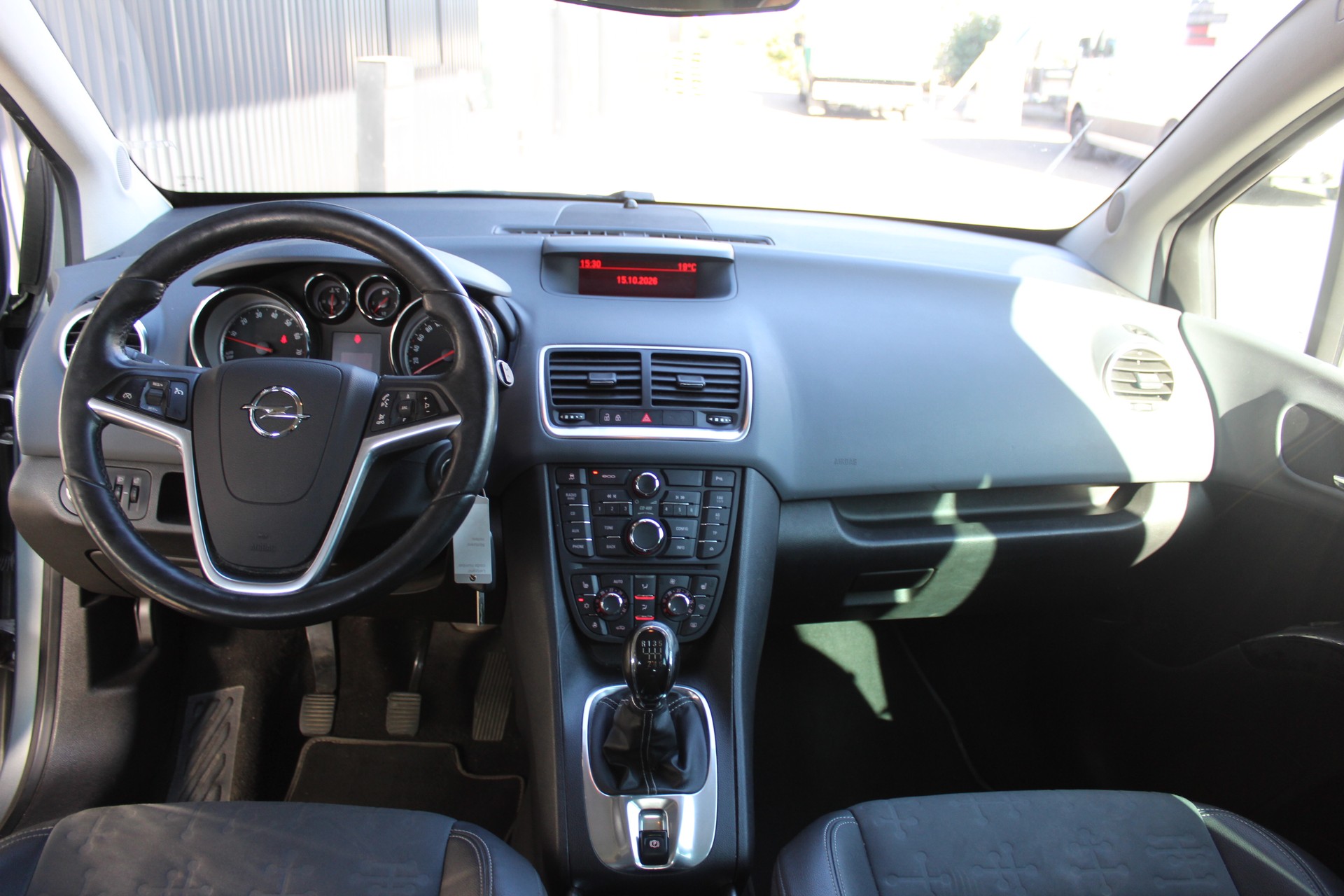 OPEL Meriva 1.4 Turbo Cosmo-image-14