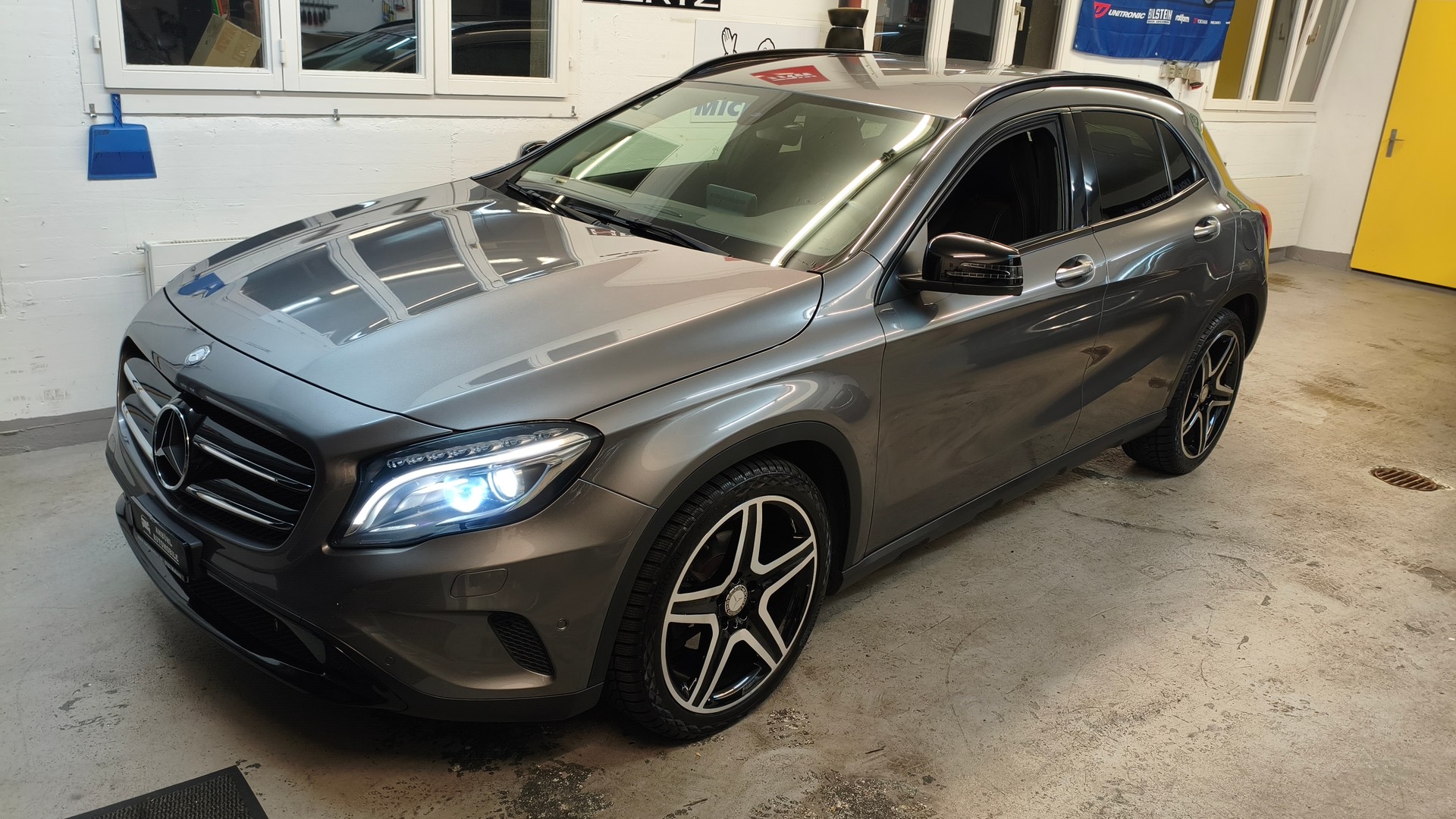 MERCEDES-BENZ GLA 200 Night Star 7G-DCT
