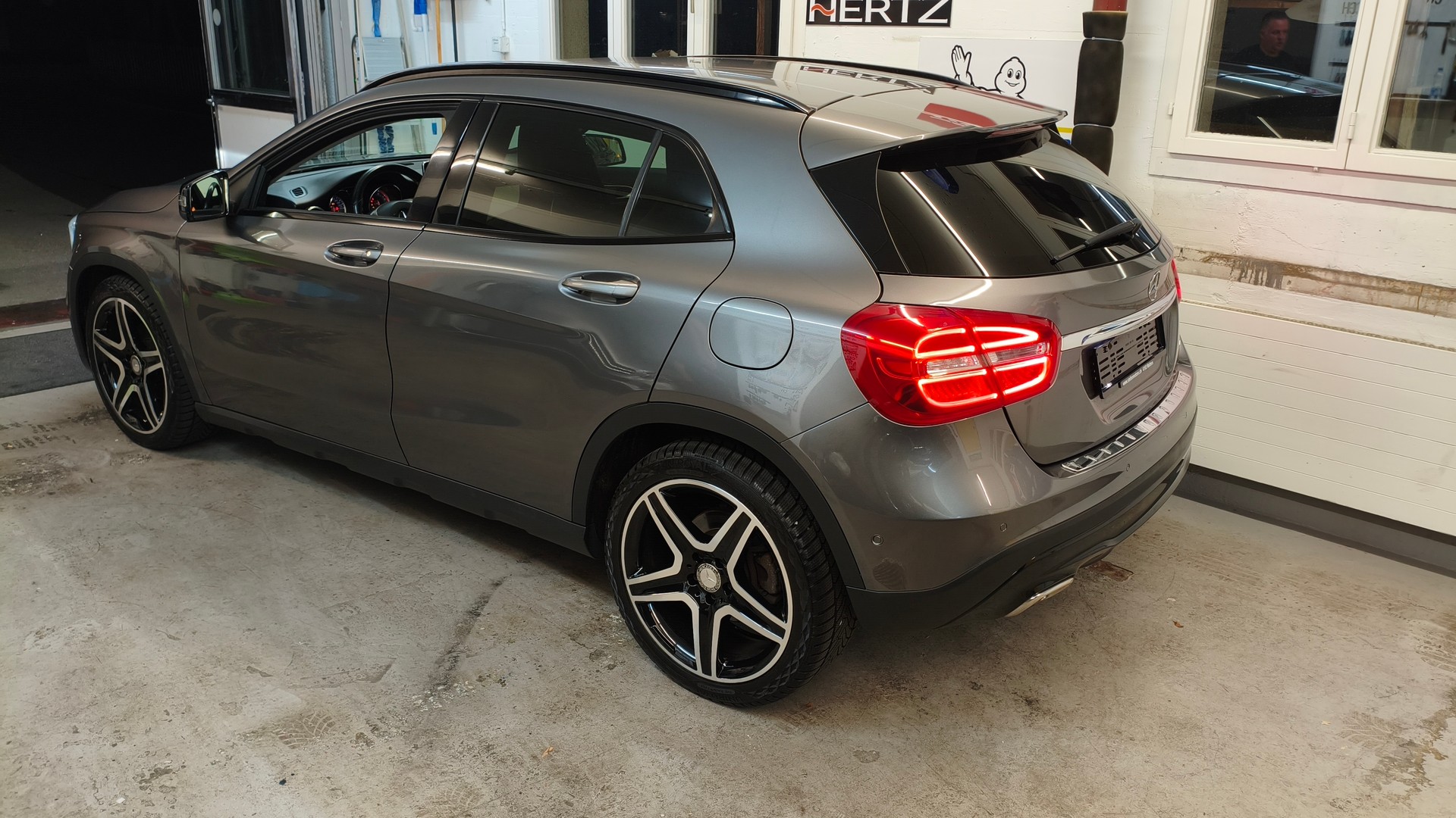 MERCEDES-BENZ GLA 200 Night Star 7G-DCT-image-1
