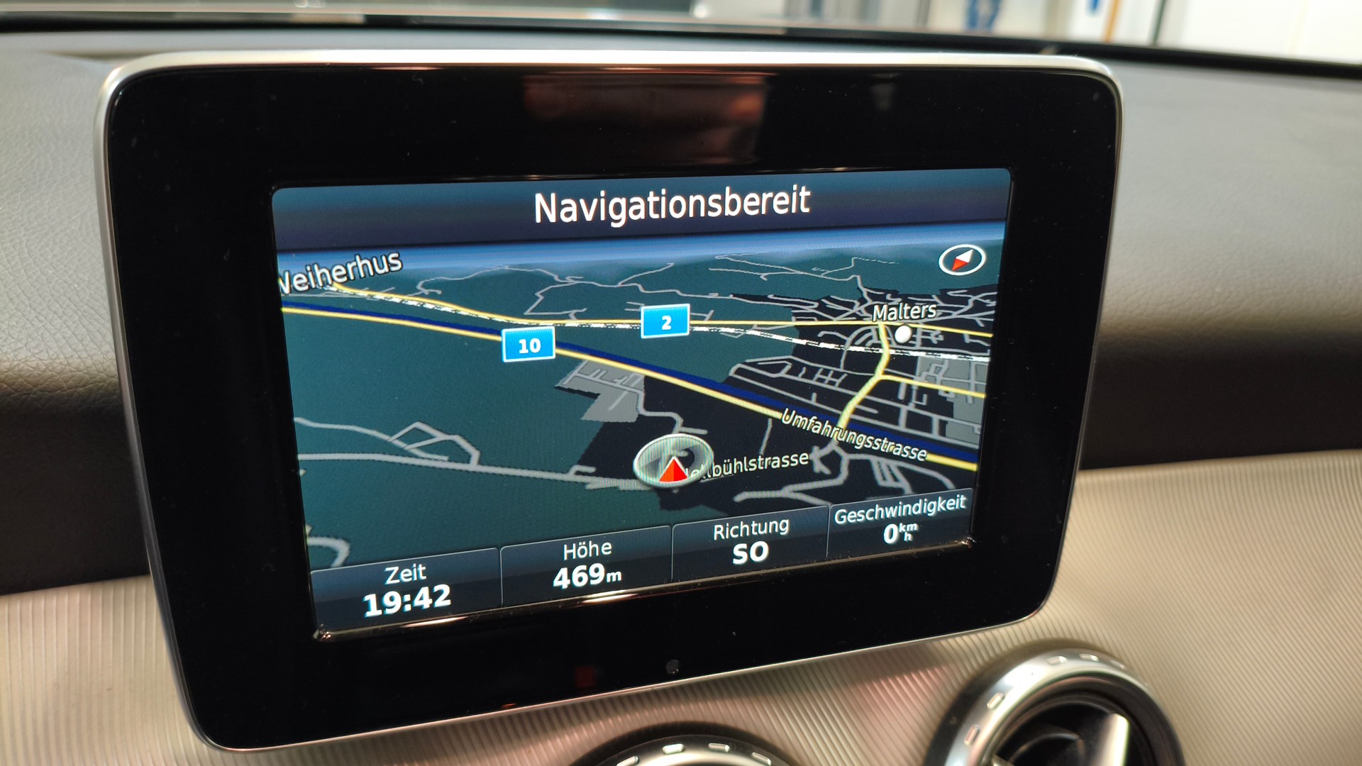 MERCEDES-BENZ GLA 200 Night Star 7G-DCT-image-6