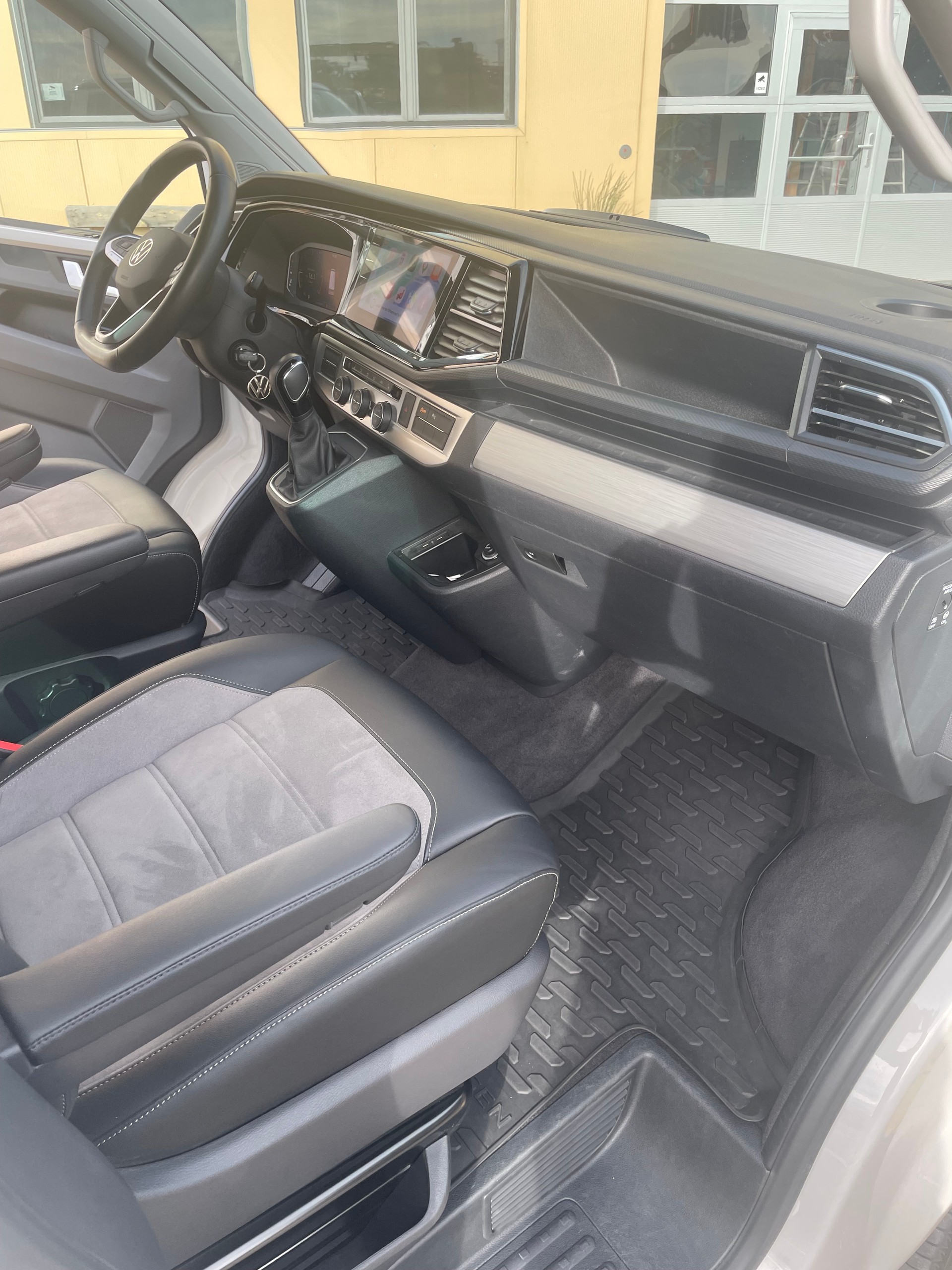 VW 2.0 TDI 204 Beach Edition Spirit DSG 4m-image-2