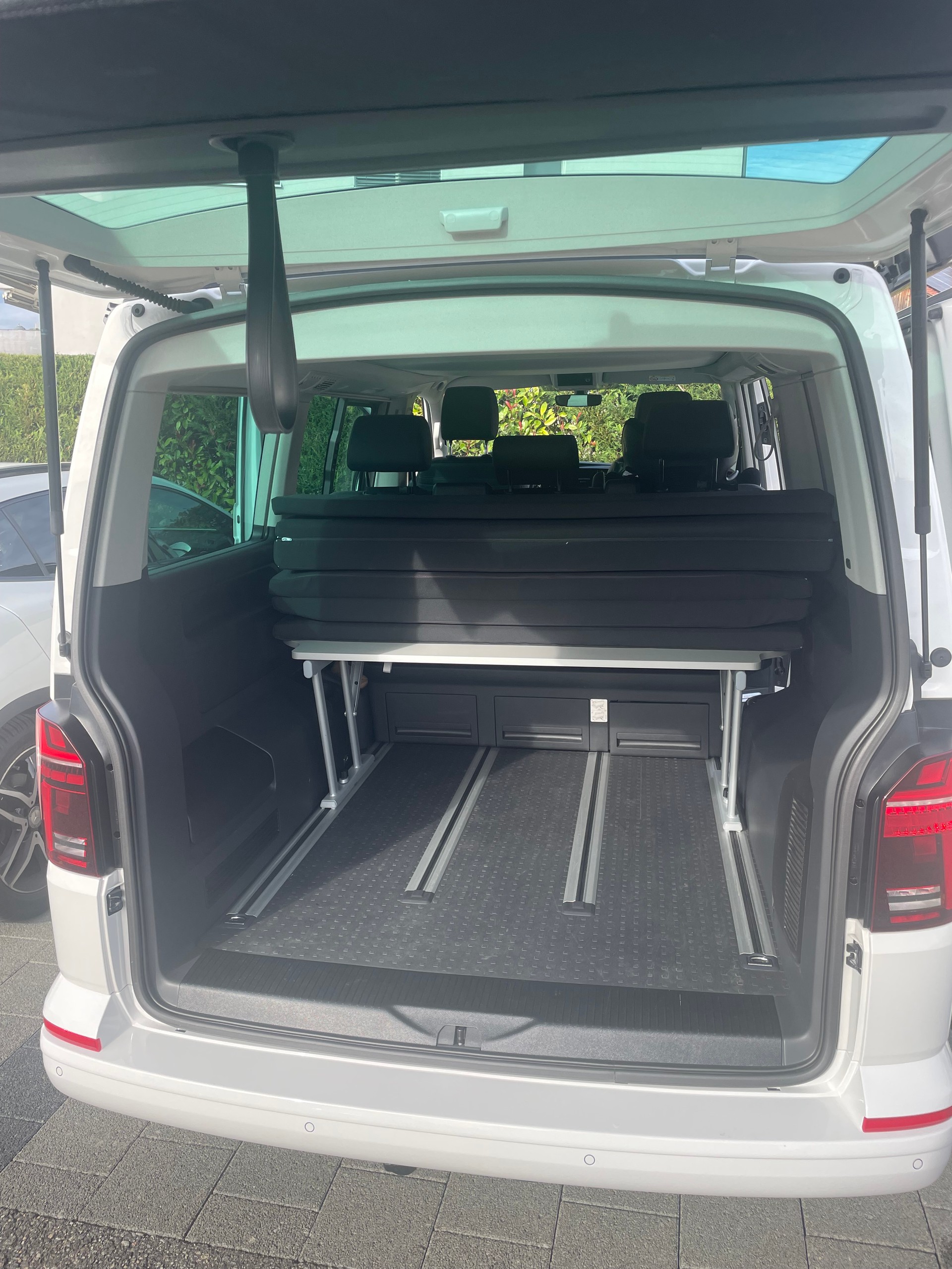 VW 2.0 TDI 204 Beach Edition Spirit DSG 4m-image-5