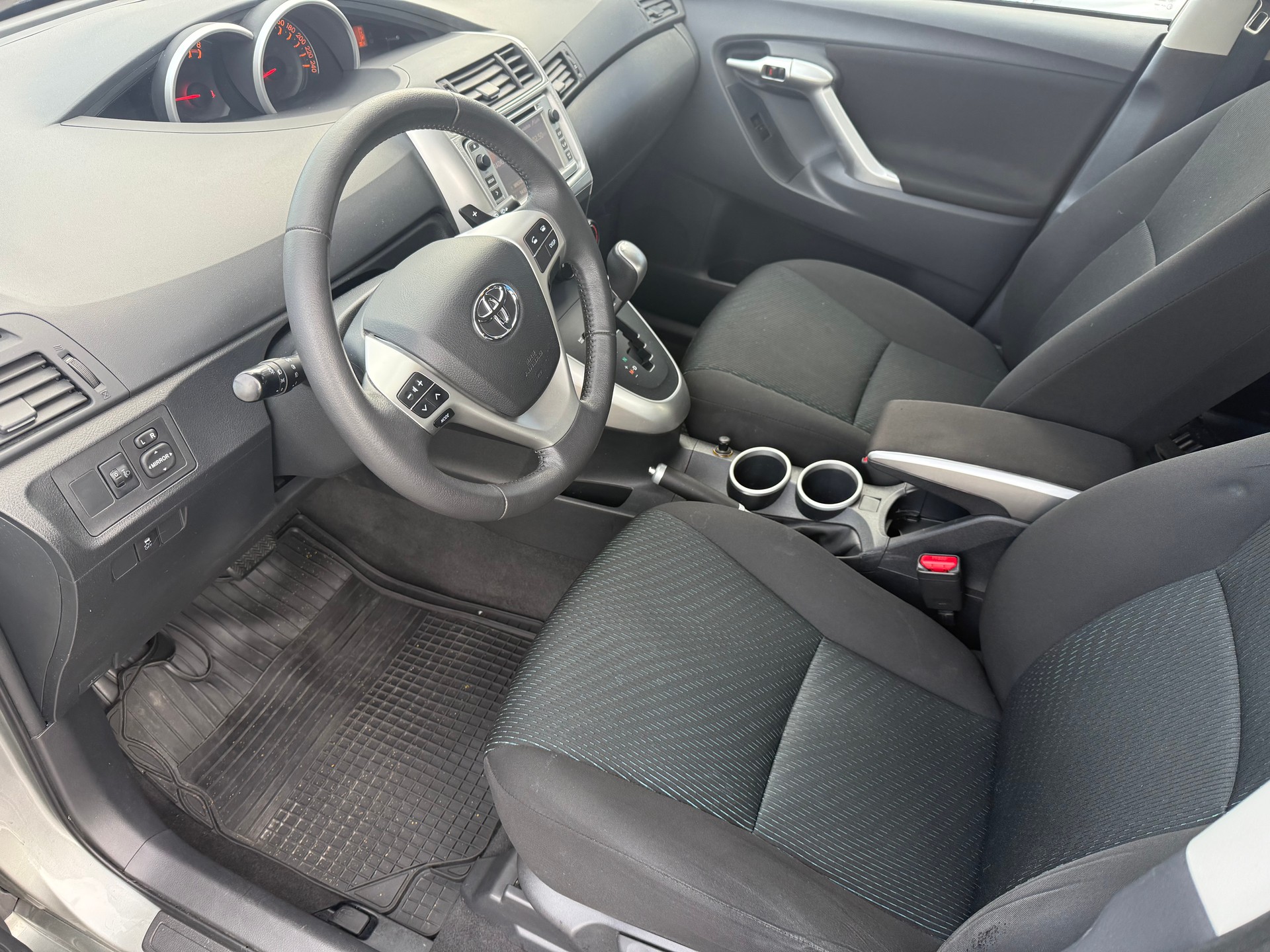 TOYOTA Verso 1.8 Linea Terra Multidrive-image-8