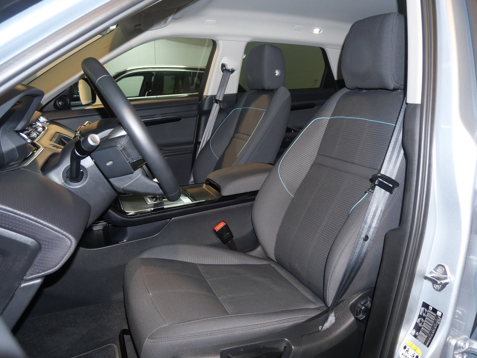 LAND ROVER Range Rover Evoque D 150 AT9-image-21