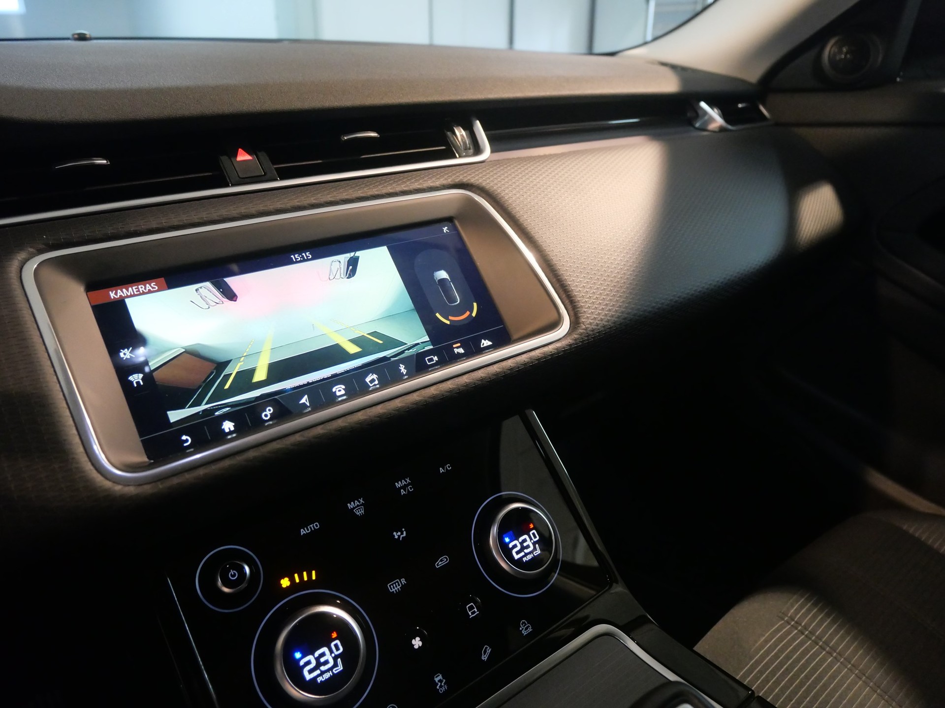 LAND ROVER Range Rover Evoque D 150 AT9-image-19