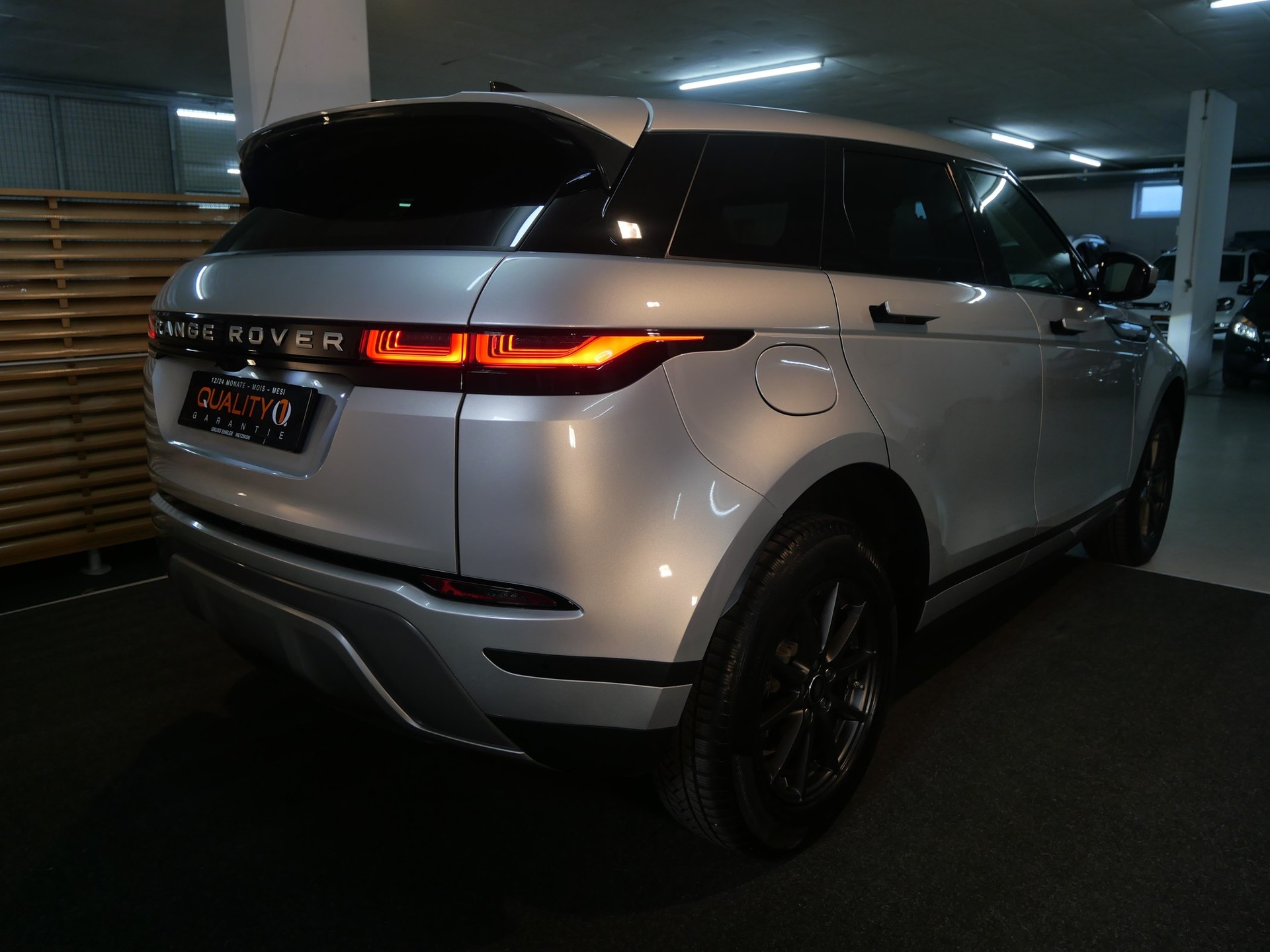 LAND ROVER Range Rover Evoque D 150 AT9-image-6