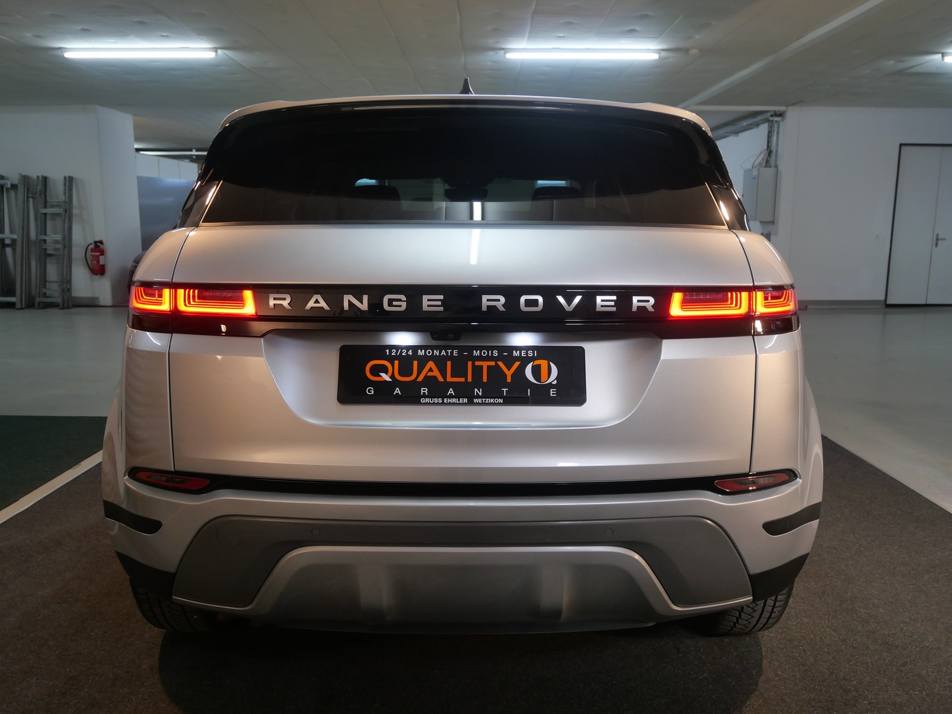 LAND ROVER Range Rover Evoque D 150 AT9-image-9