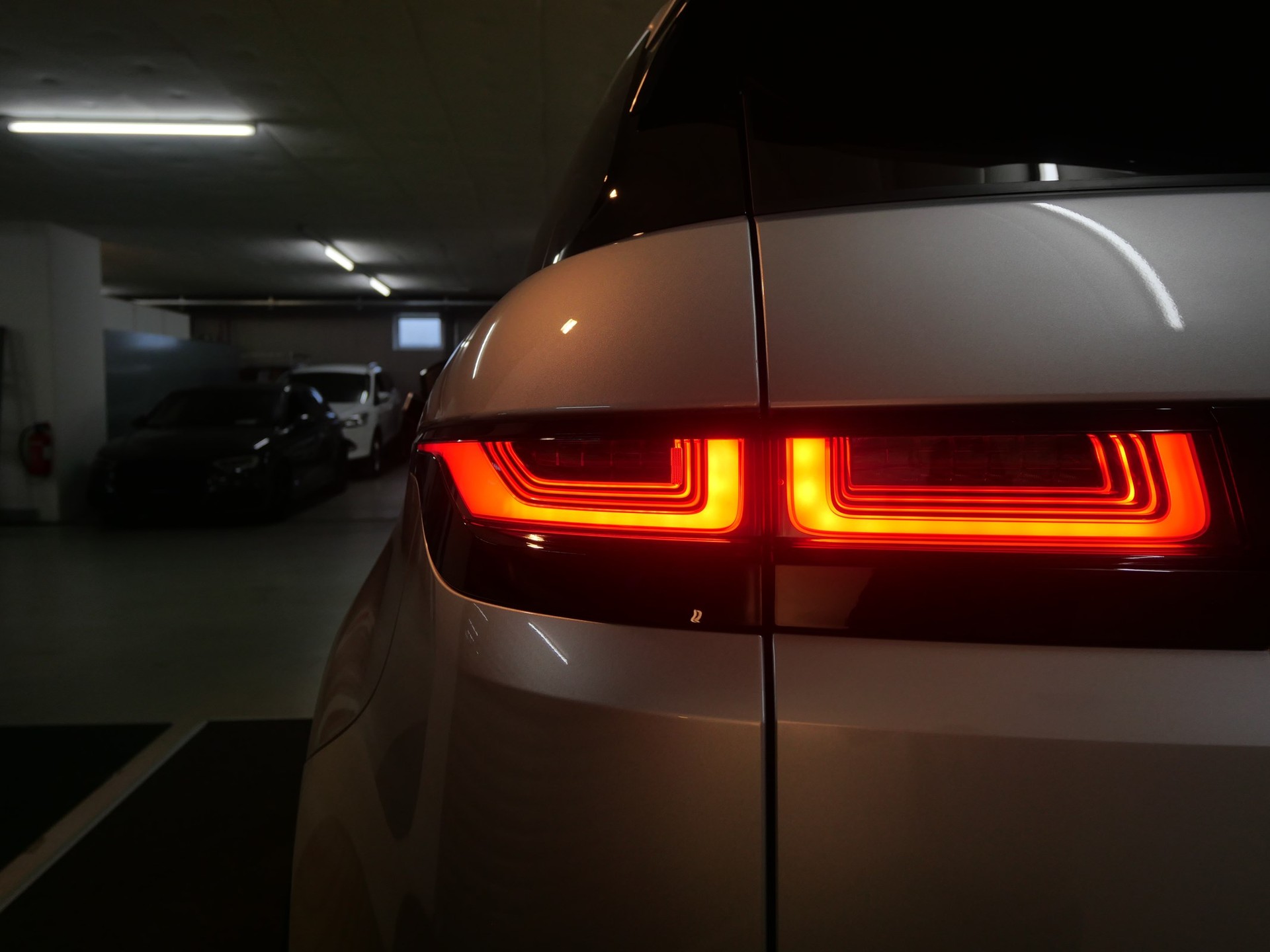 LAND ROVER Range Rover Evoque D 150 AT9-image-11