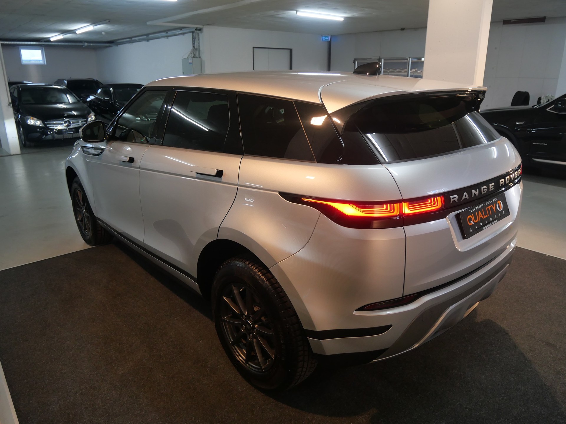 LAND ROVER Range Rover Evoque D 150 AT9-image-12