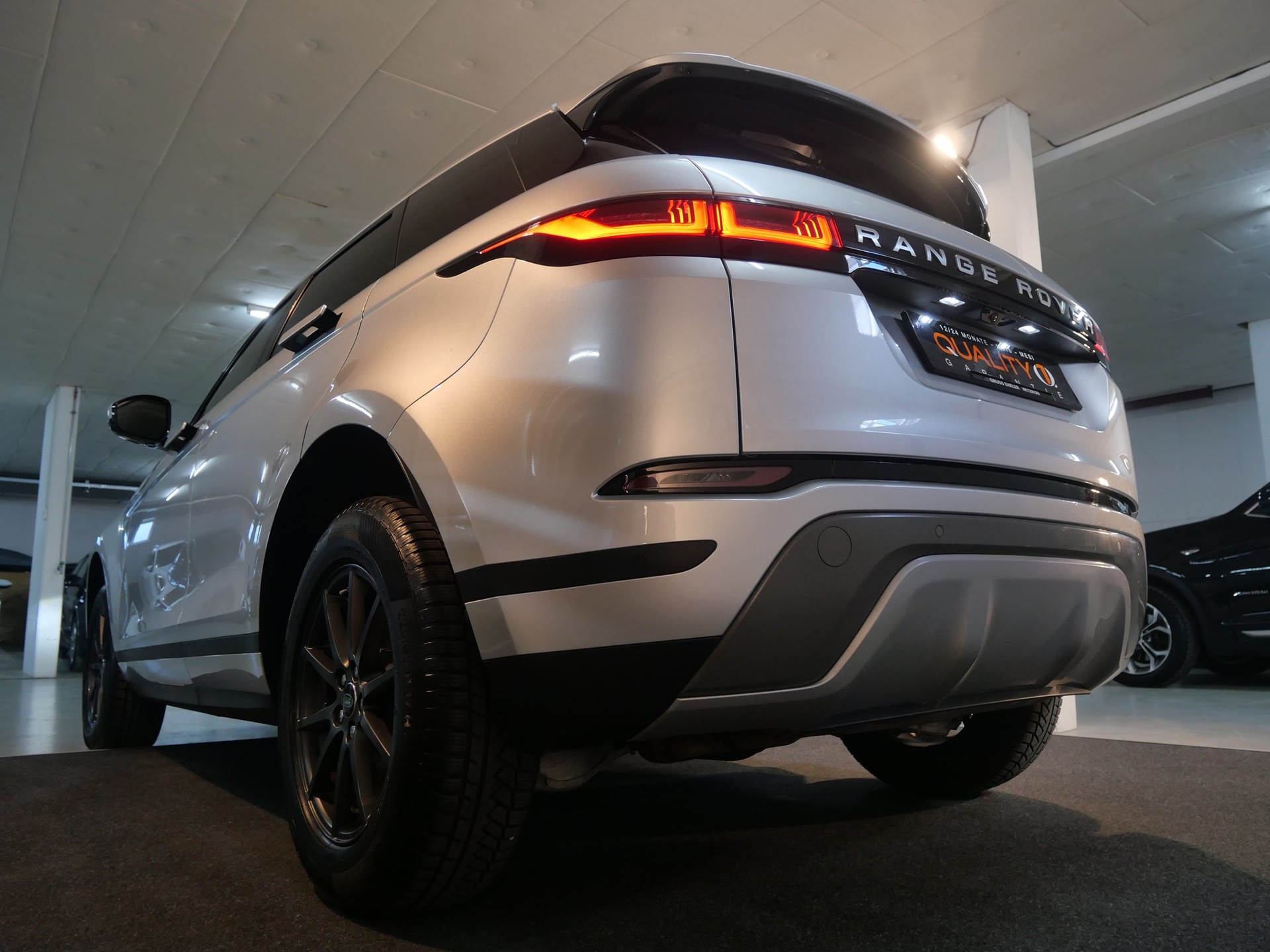LAND ROVER Range Rover Evoque D 150 AT9-image-13