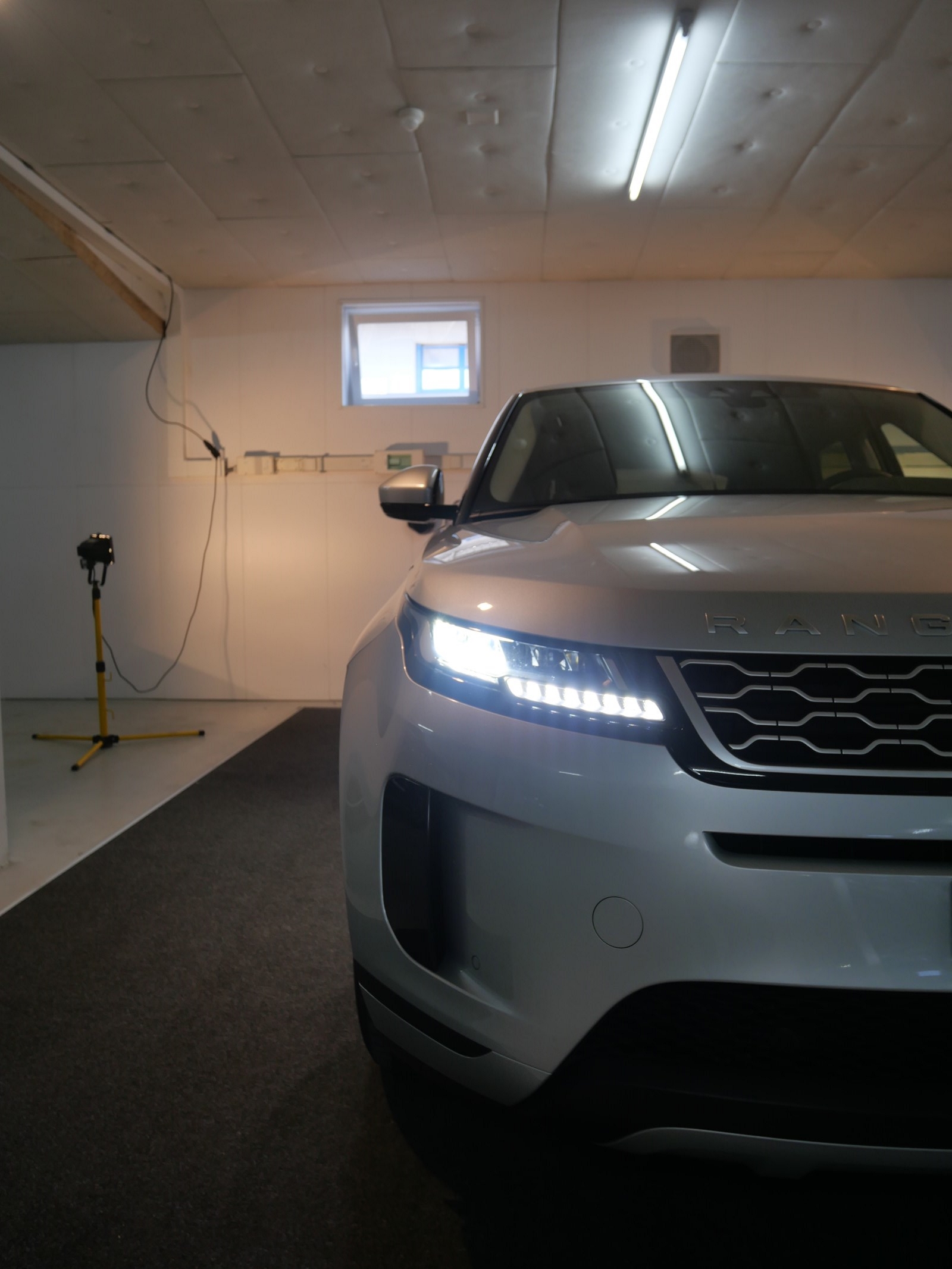 LAND ROVER Range Rover Evoque D 150 AT9-image-3
