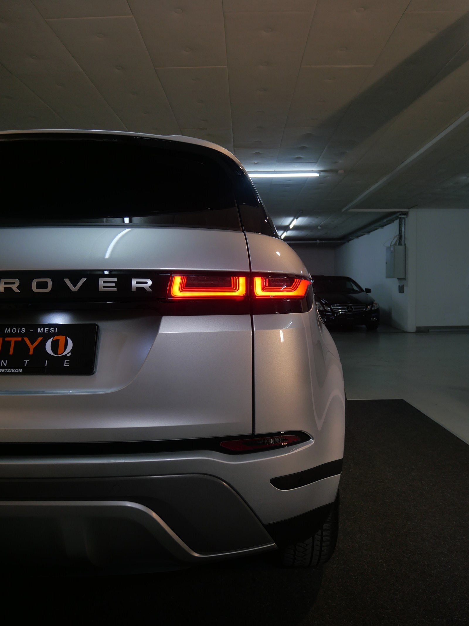 LAND ROVER Range Rover Evoque D 150 AT9-image-8